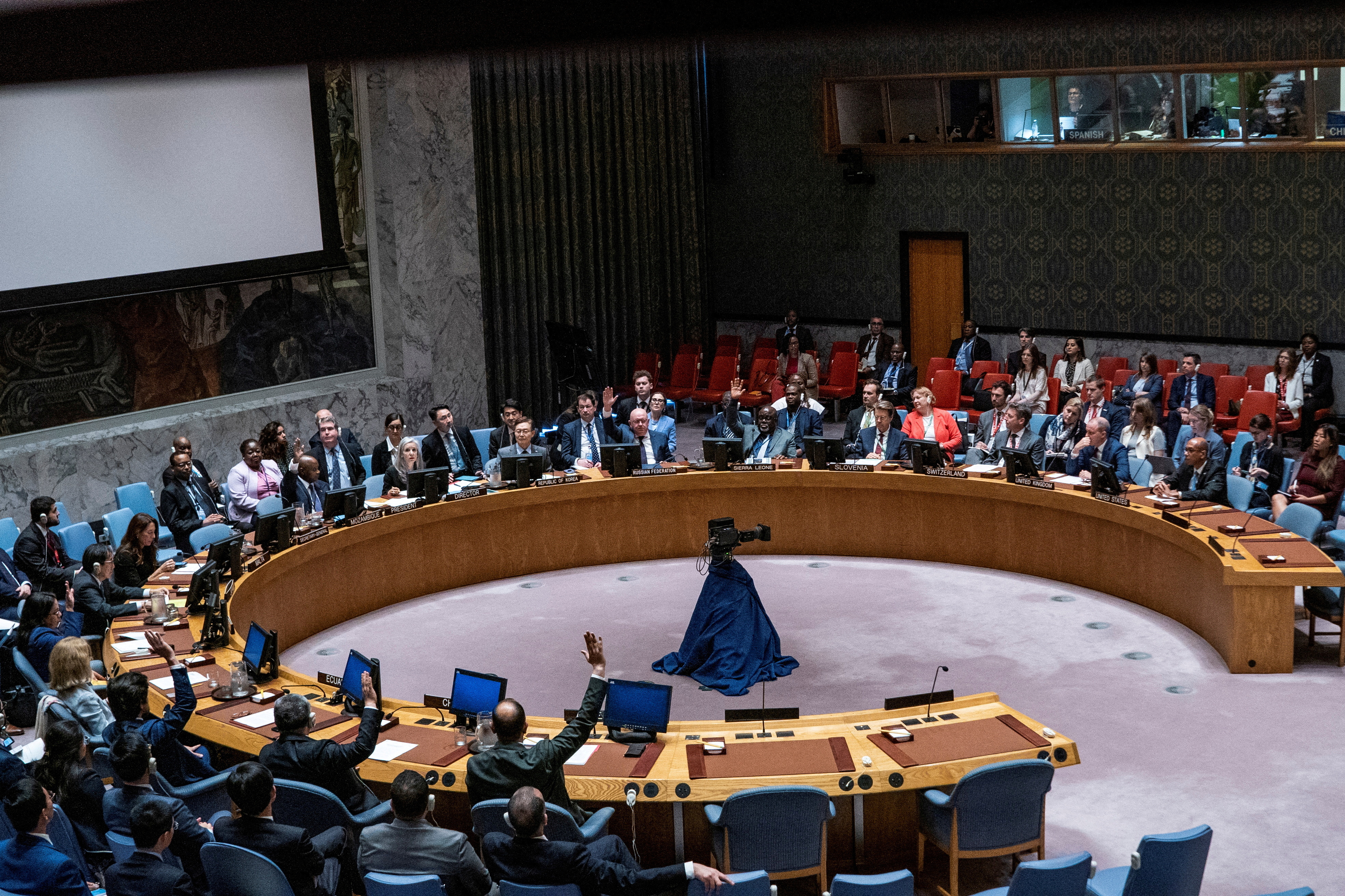 image UN Security Council backs plan for Israel-Hamas ceasefire
