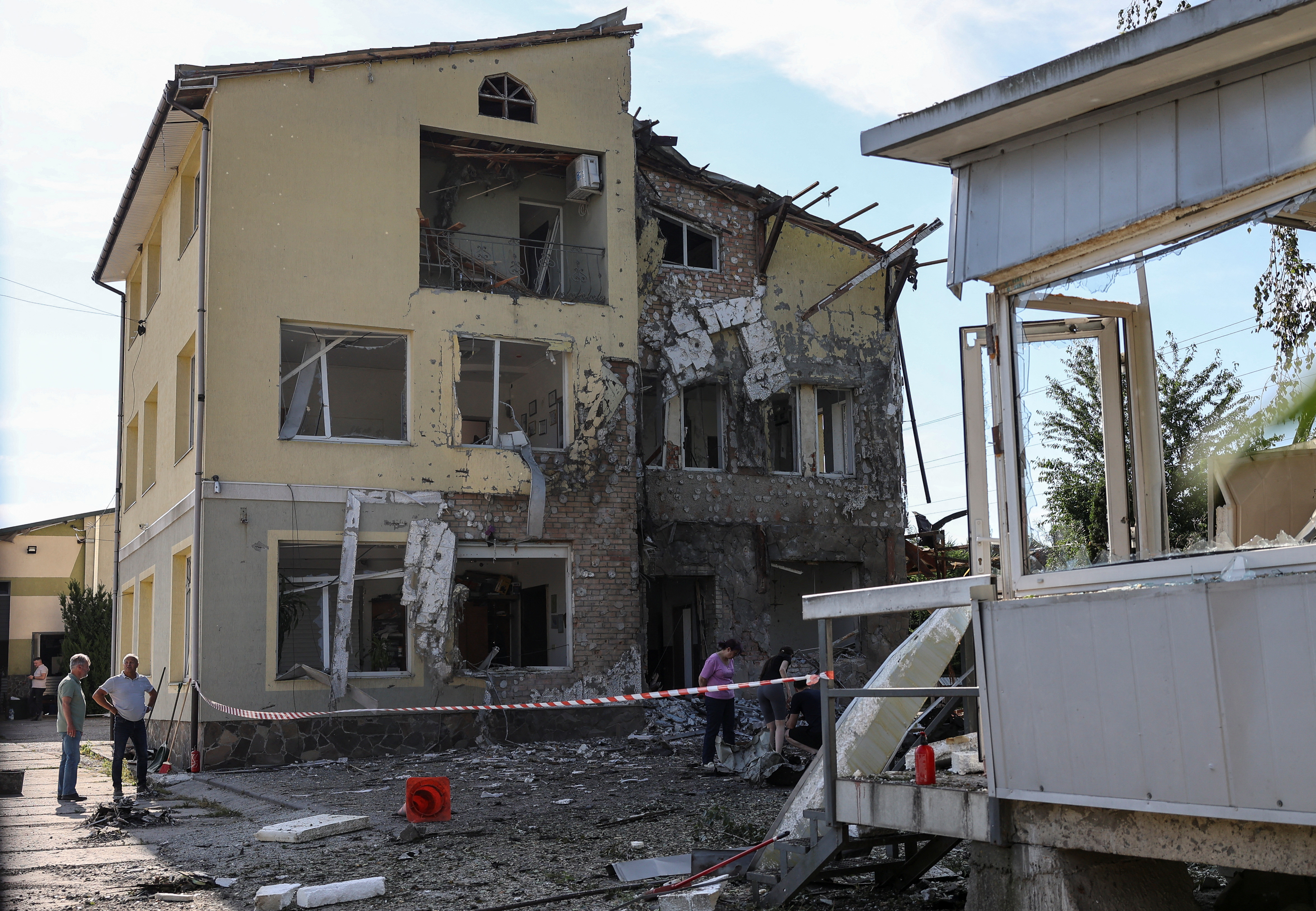image Russian air attack damages Ukraine&#8217;s energy infrastructure