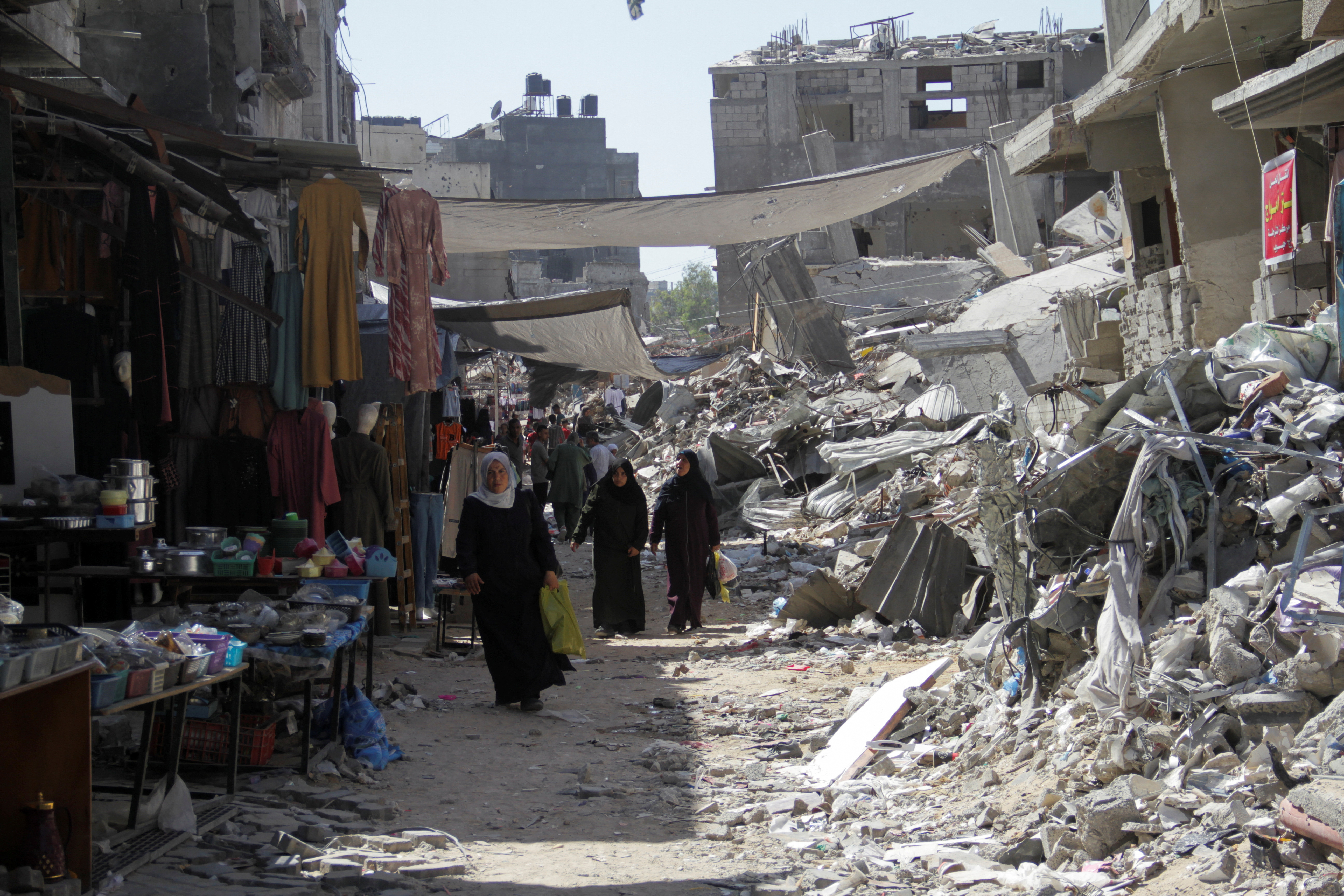 image Israeli forces step up bombardment across Gaza, amid fierce fighting