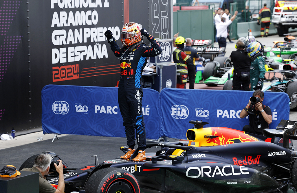 image Verstappen beats Norris to take Spanish hat-trick