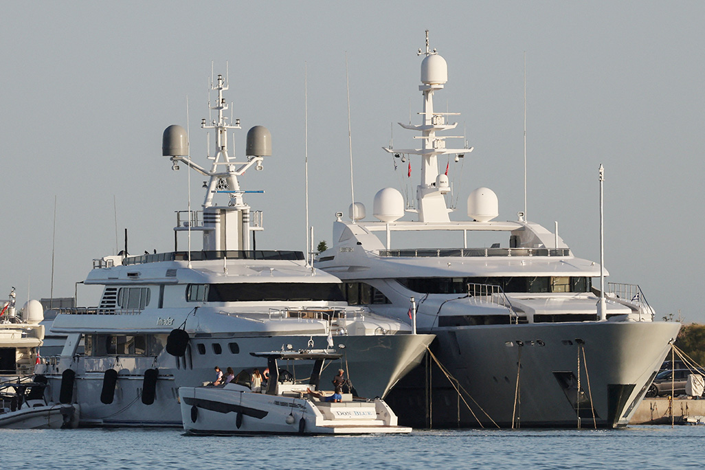 image Yacht crew expected to deny arson charges over fire on Greek island