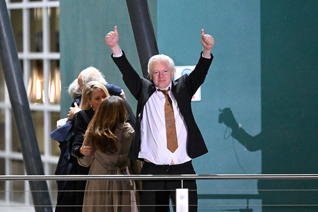 image Assange welcomed home in Australia a free man after US deal