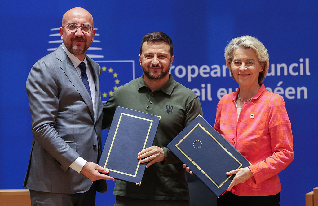 image EU leaders sign security deal with Ukraine
