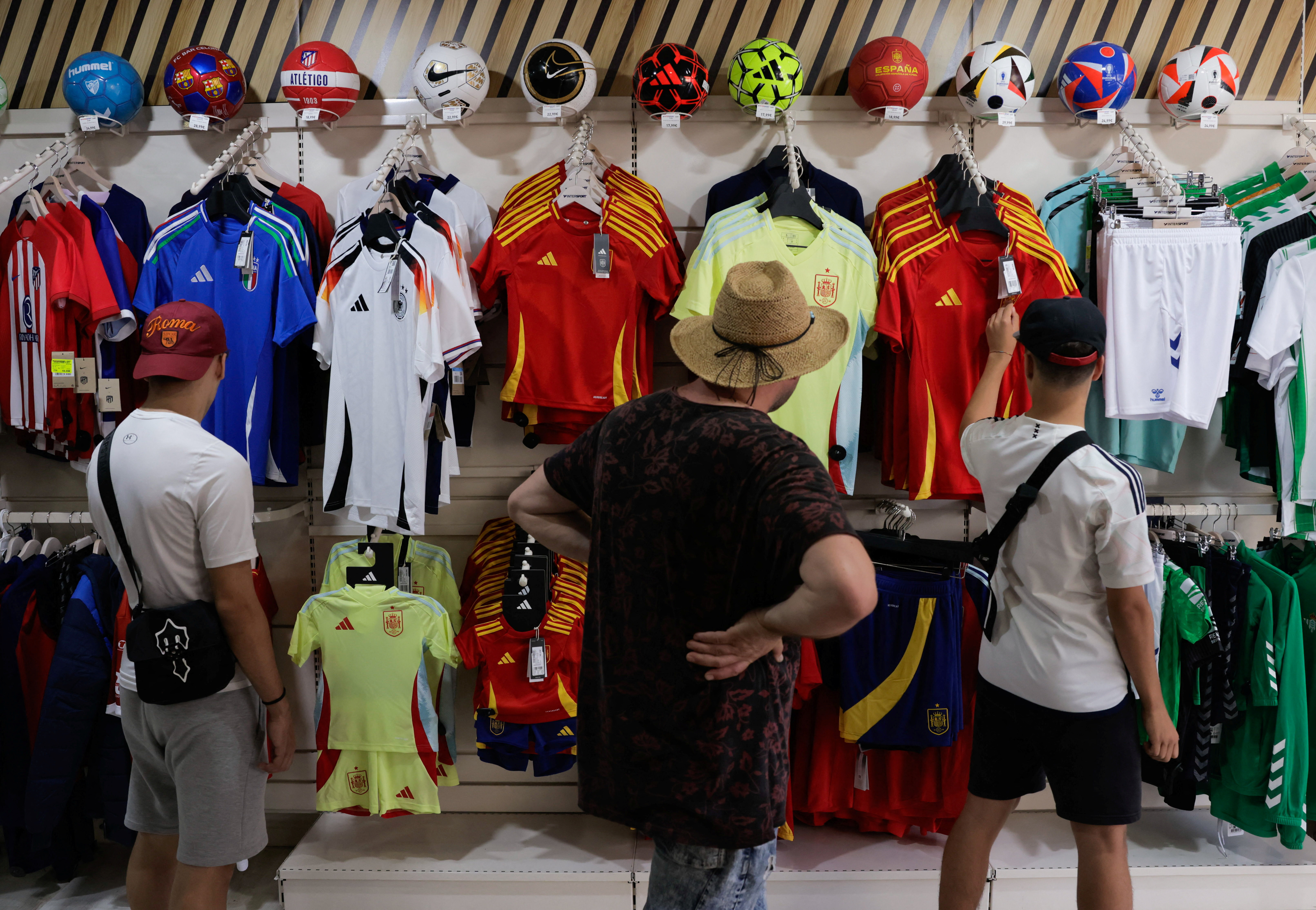 image Euro 2024 tourism to bring 1$ billion to Germany, study shows