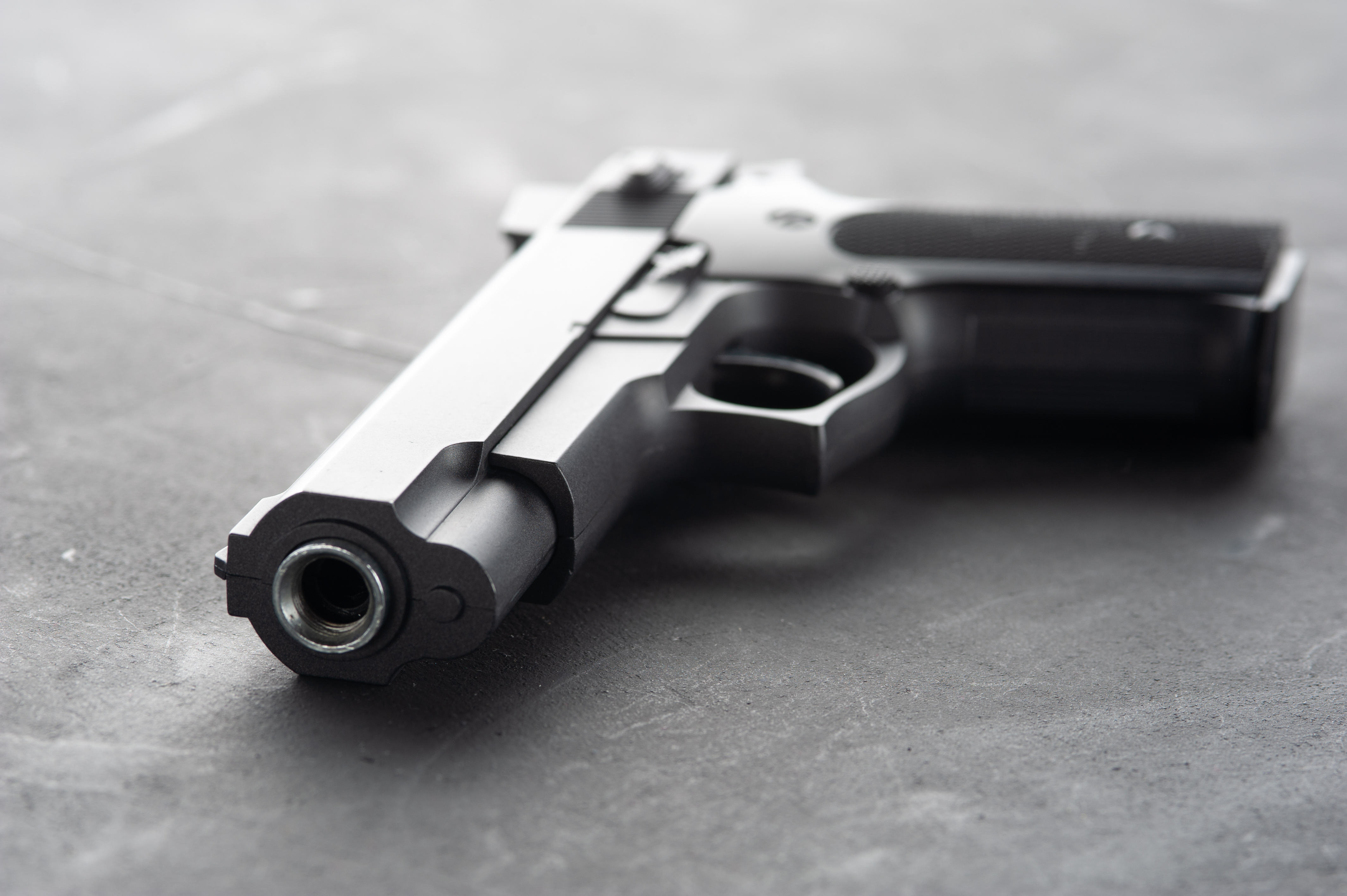 image Former police chiefs warn over weapon licence policy shift