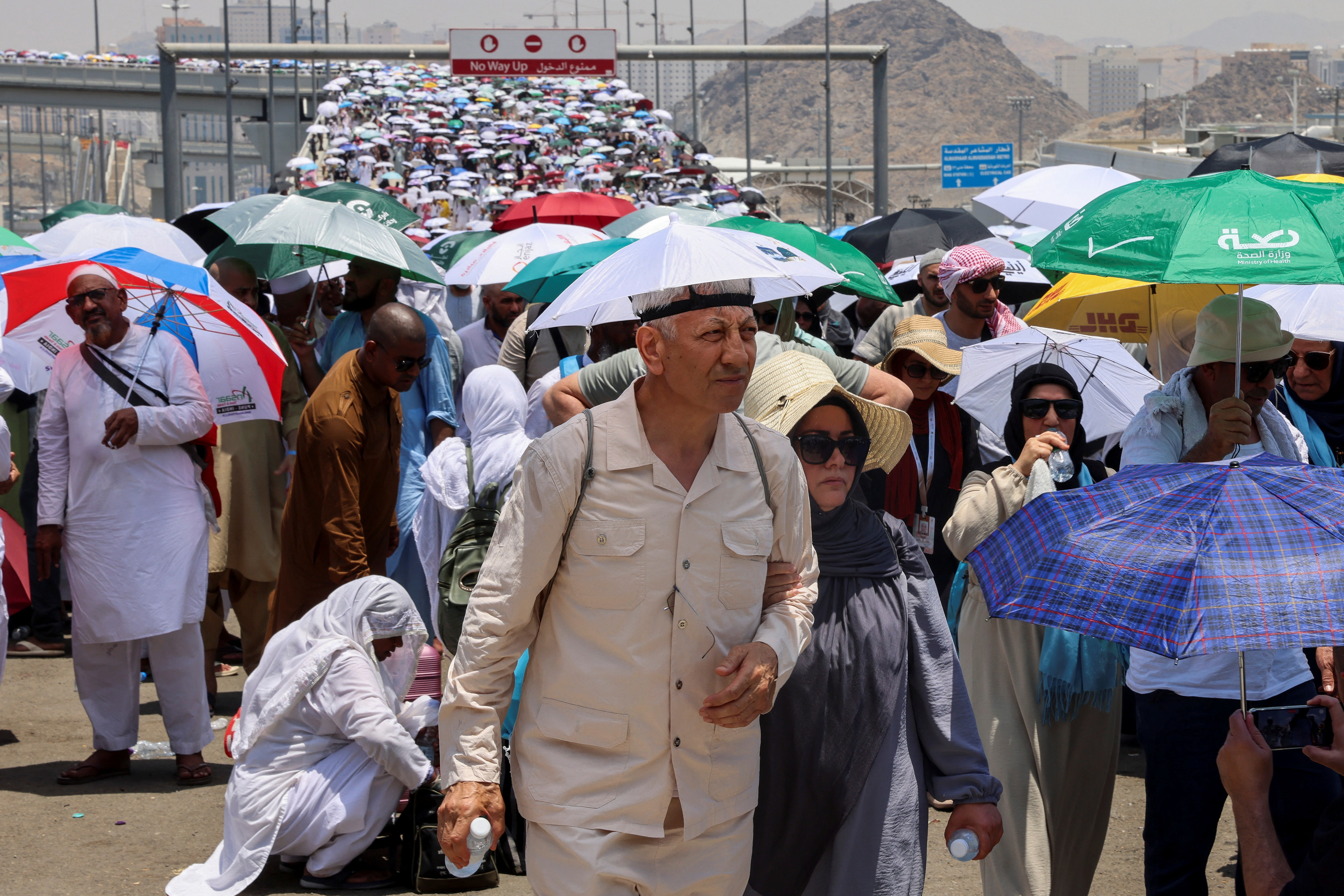 cover More than 1,000 die in haj amid scorching temperatures