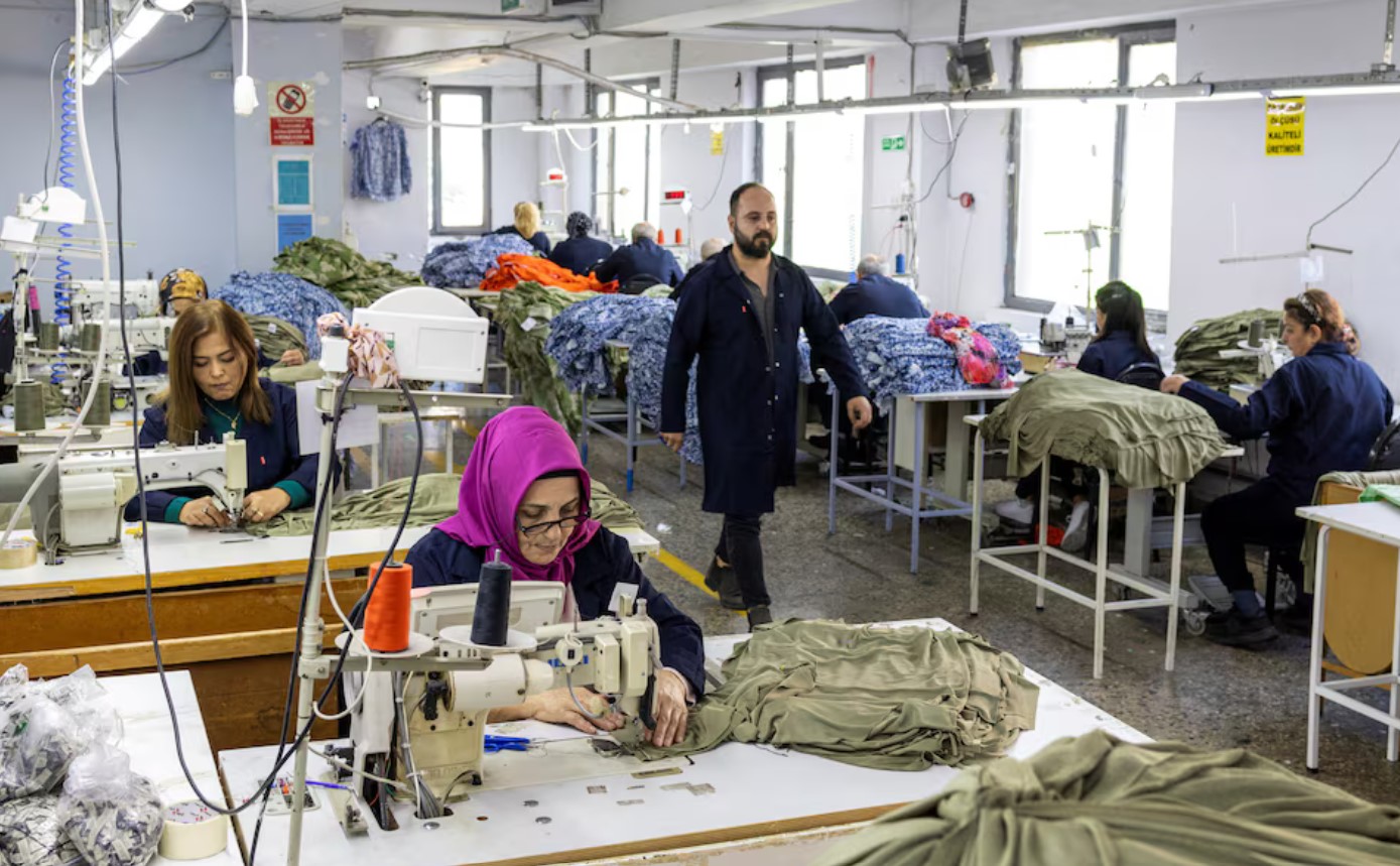 image Turkish manufacturing sector contracts further in March