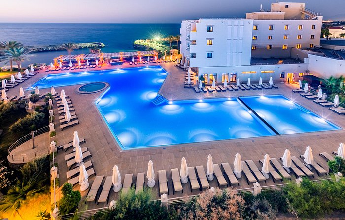 image Hotel in north denies being owned by Zelenskiy