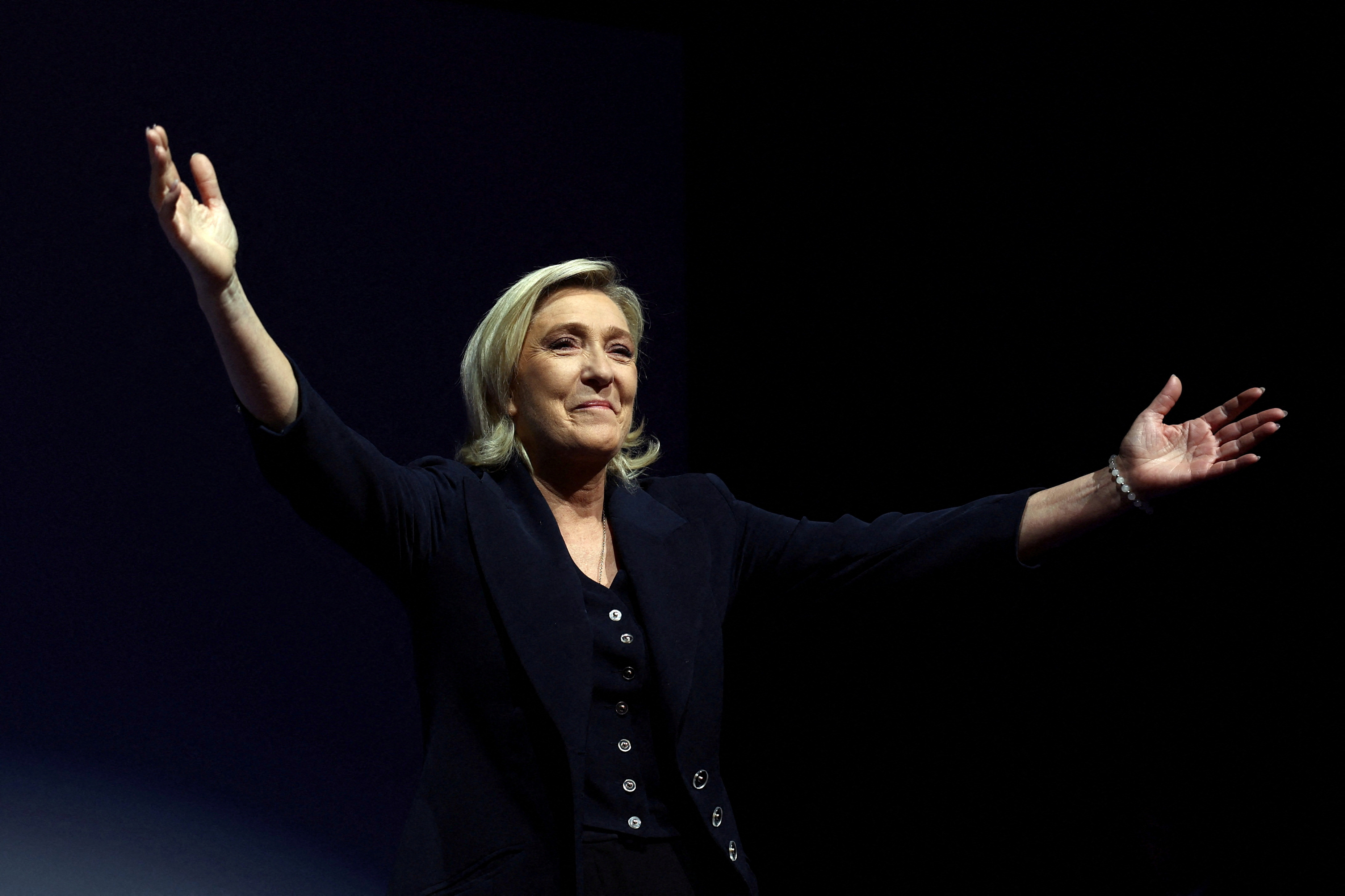 image Far right bids for power as France holds parliamentary election