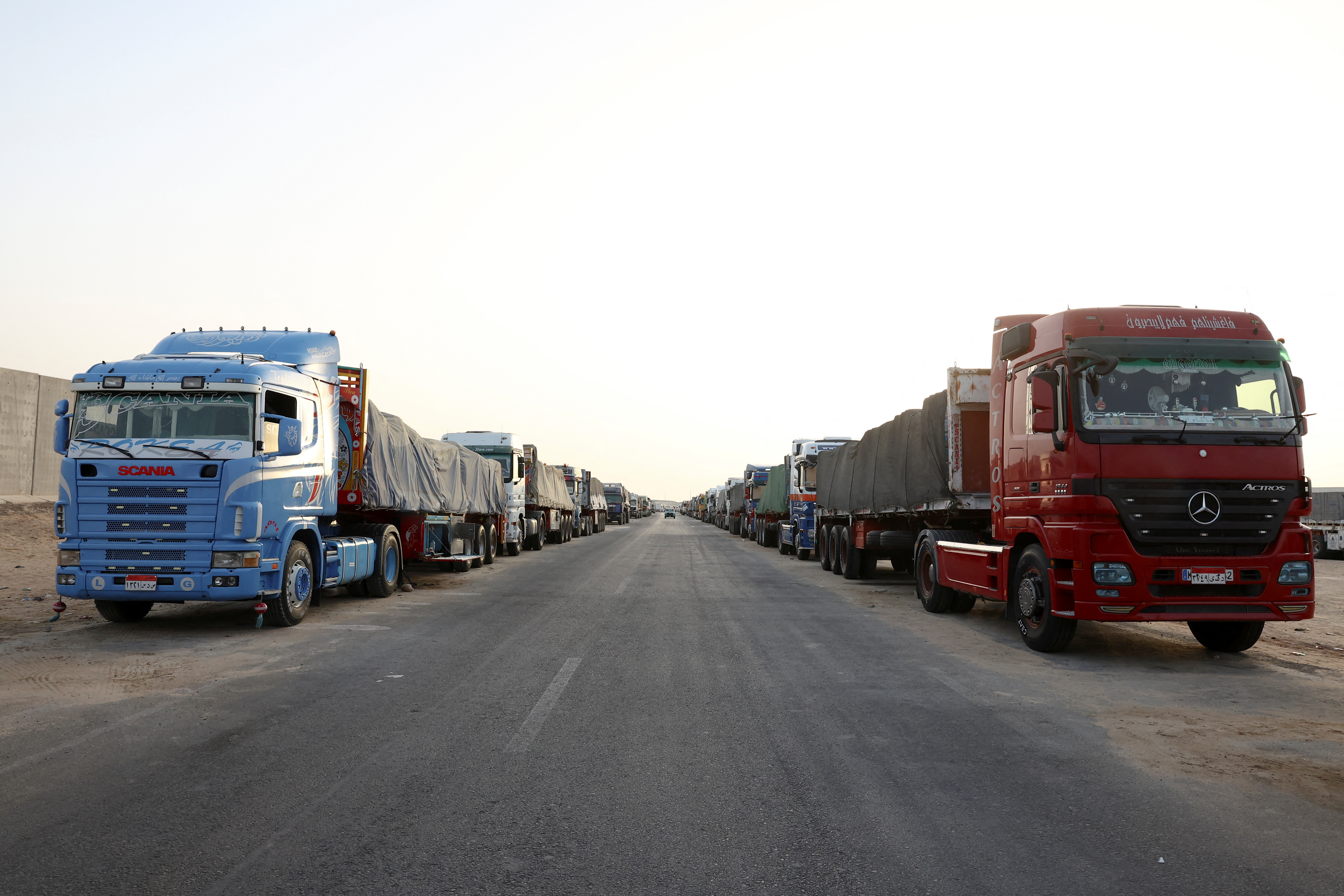 image Stranded aid trucks in Egypt deepen Gaza&#8217;s humanitarian crisis