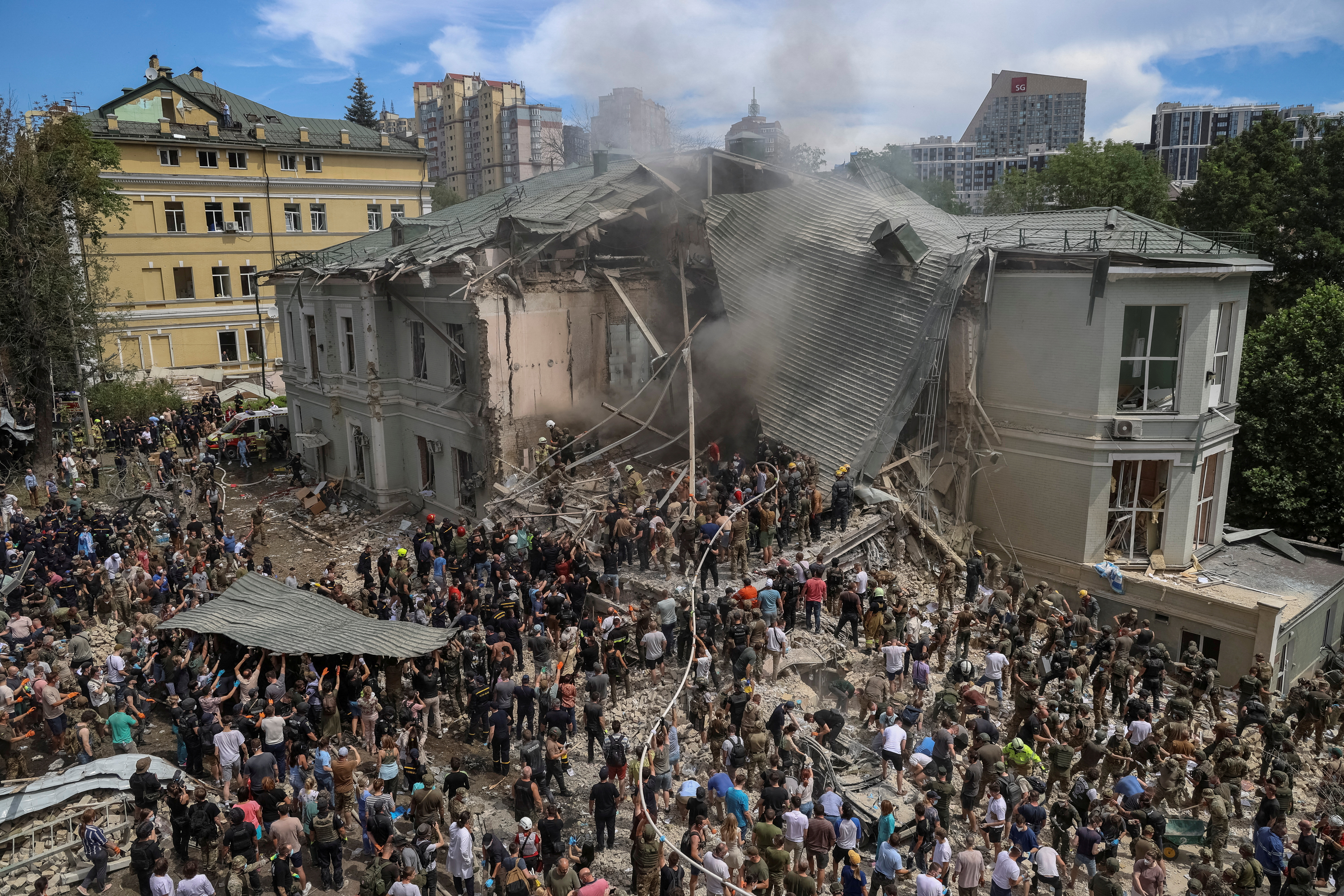 image Kremlin says Kyiv children&#8217;s hospital was hit by Ukrainian anti-missile fire, not by Russia
