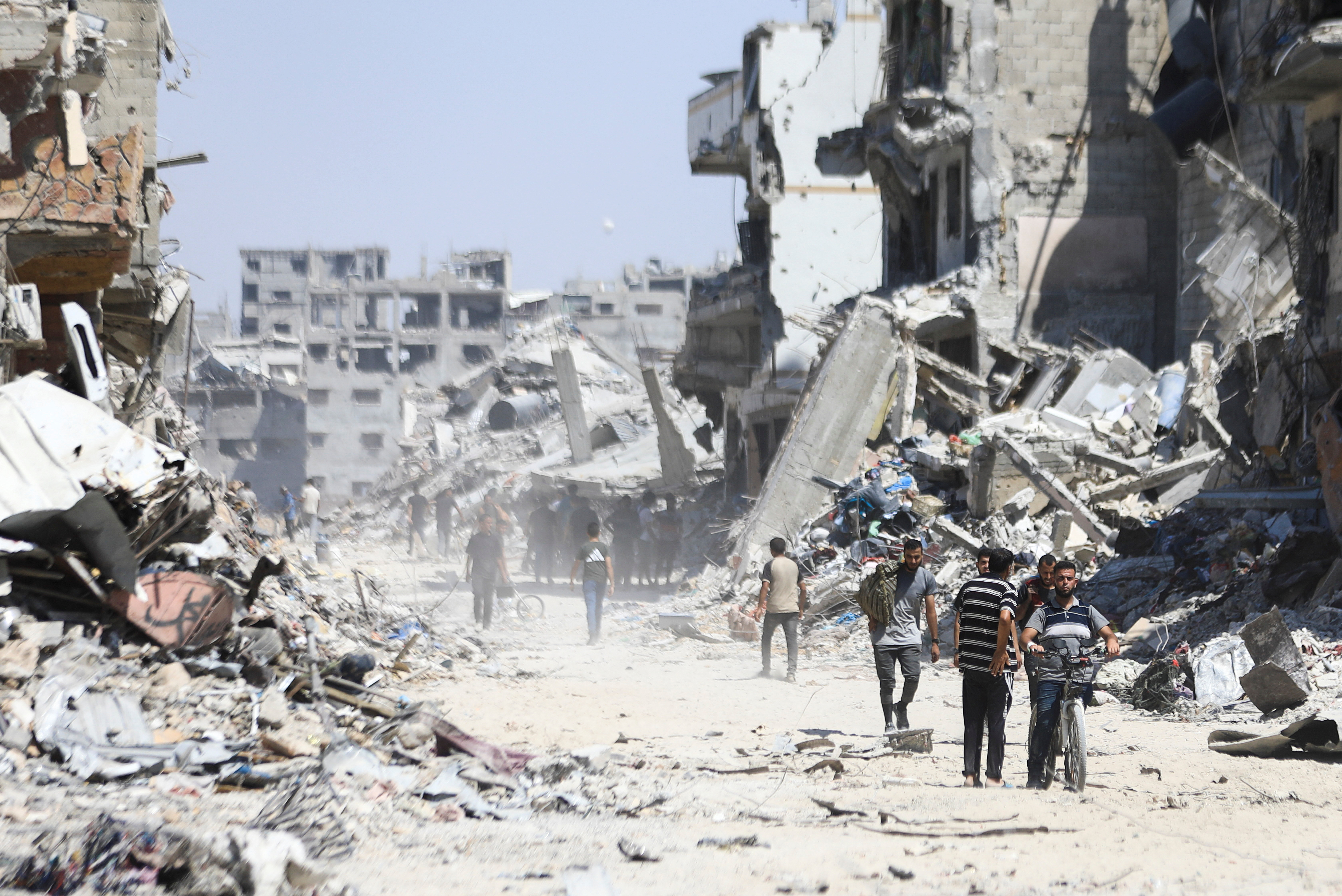 image Israel bombards central Gaza as tanks advance deeper in Rafah