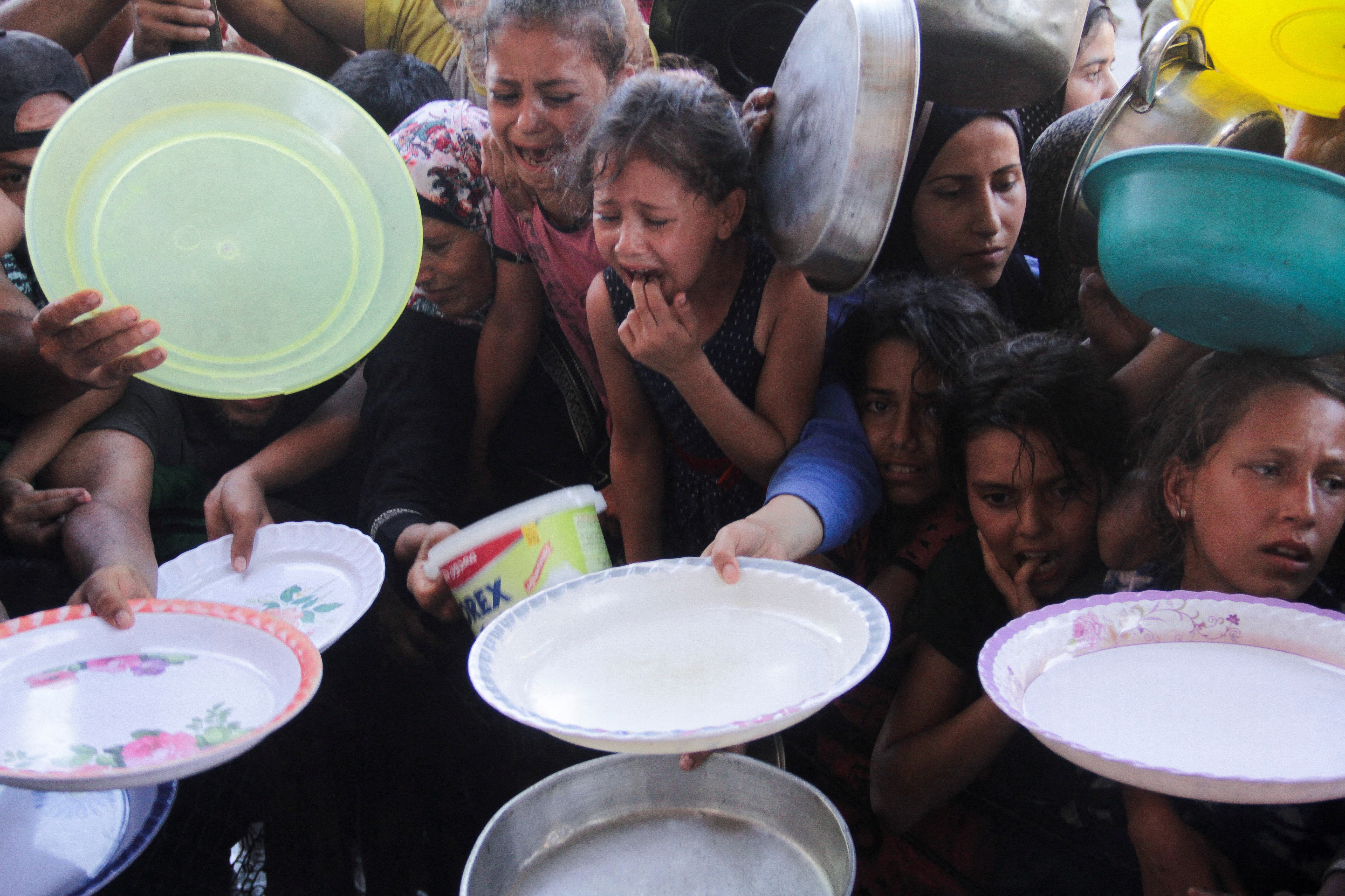 image Israel kills dozens as it steps up Gaza bombardment