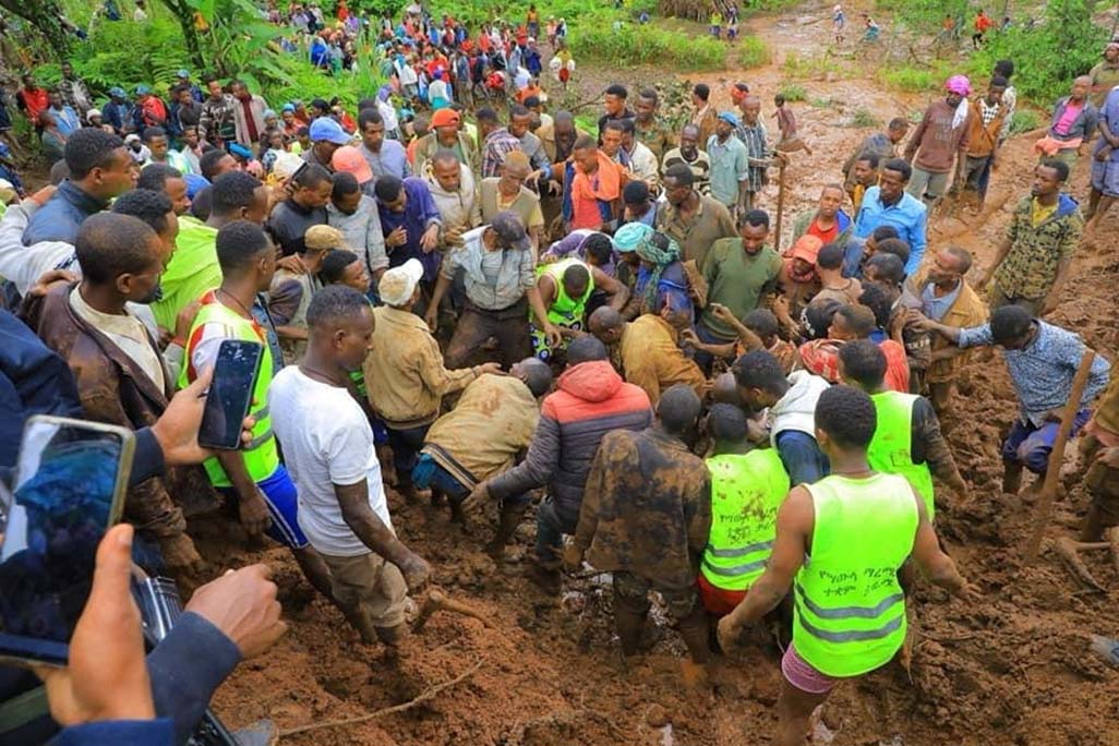 image Death toll from Ethiopia landslides could jump to 500