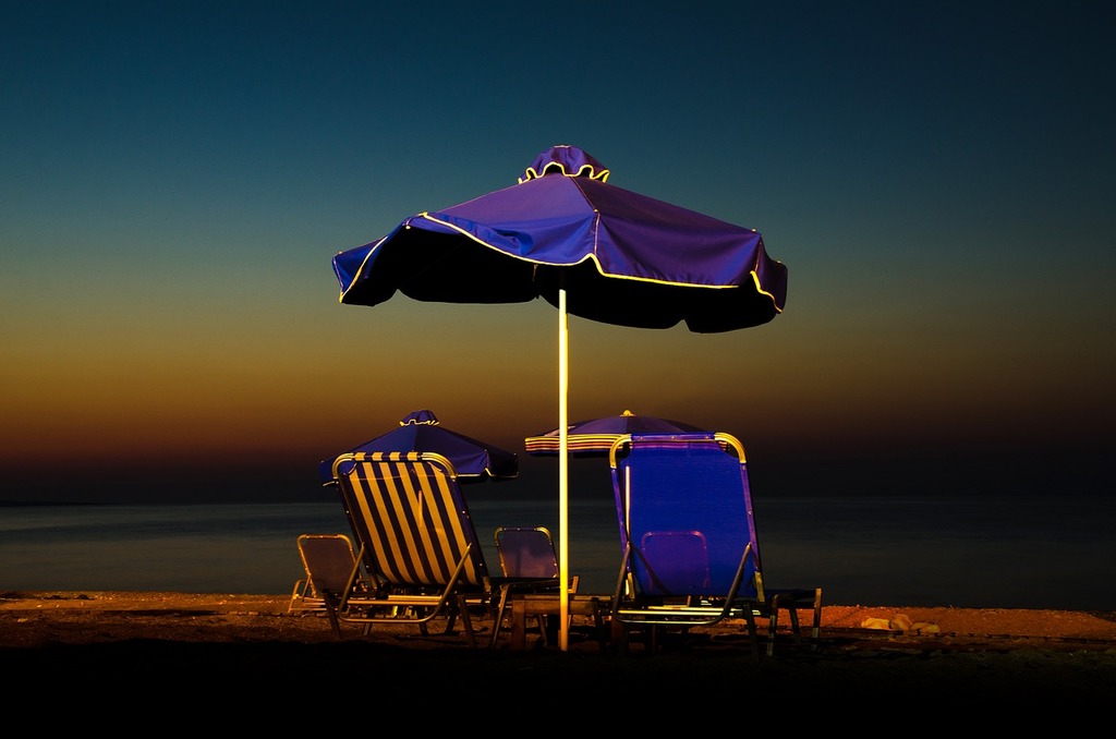 image Beachgoers claiming beds to be left without belongings
