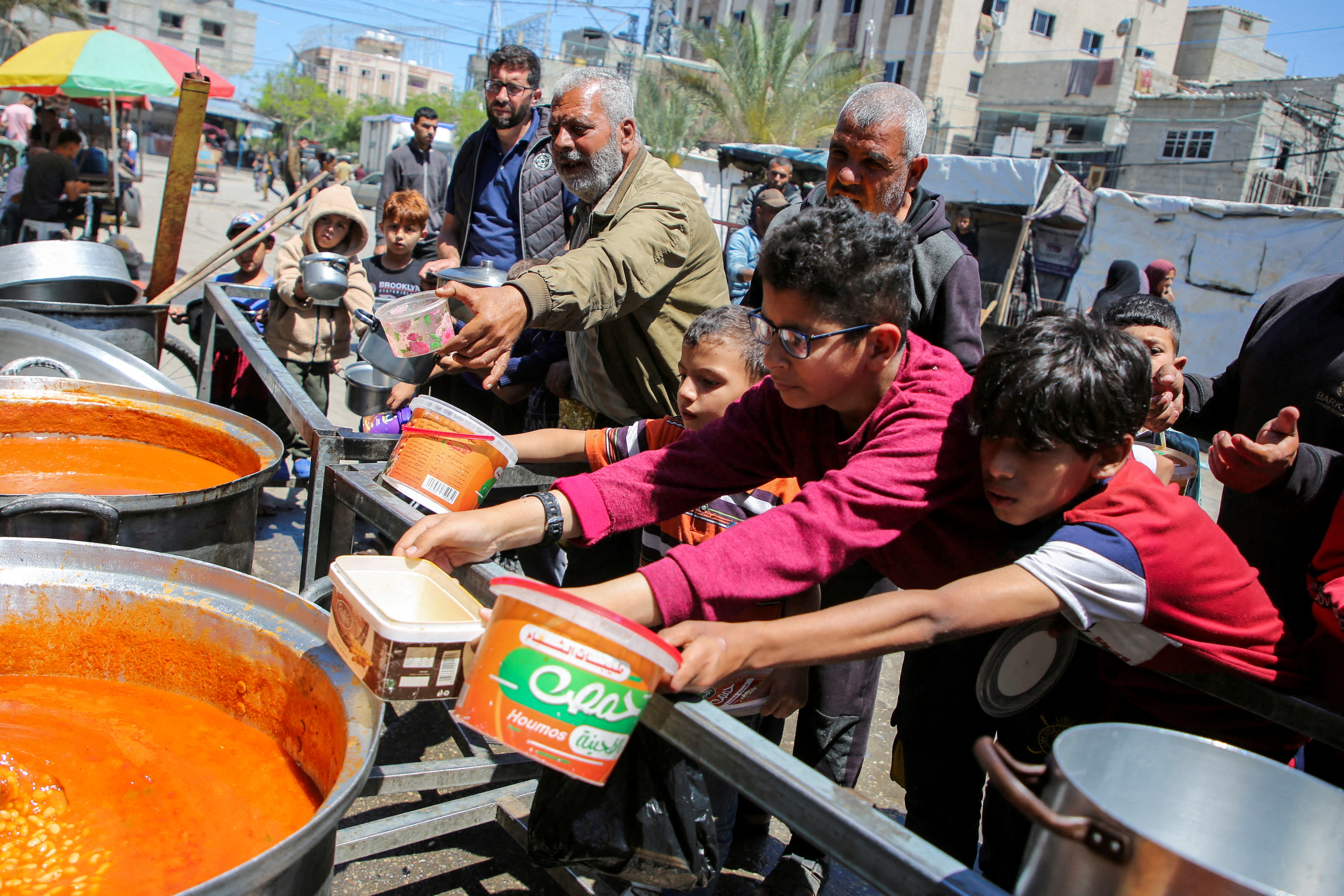 image Israel allows UN to bring in more equipment amid Gaza lawlessness