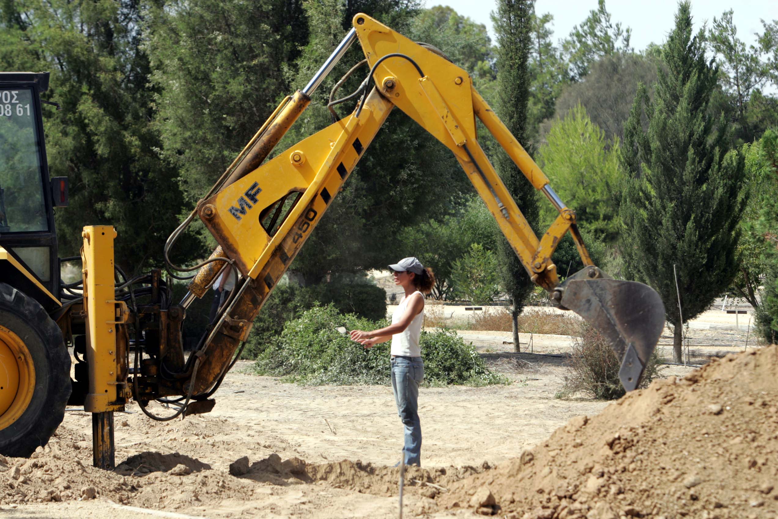 image Archaeologists and digger through Cyprus’ missing persons funding