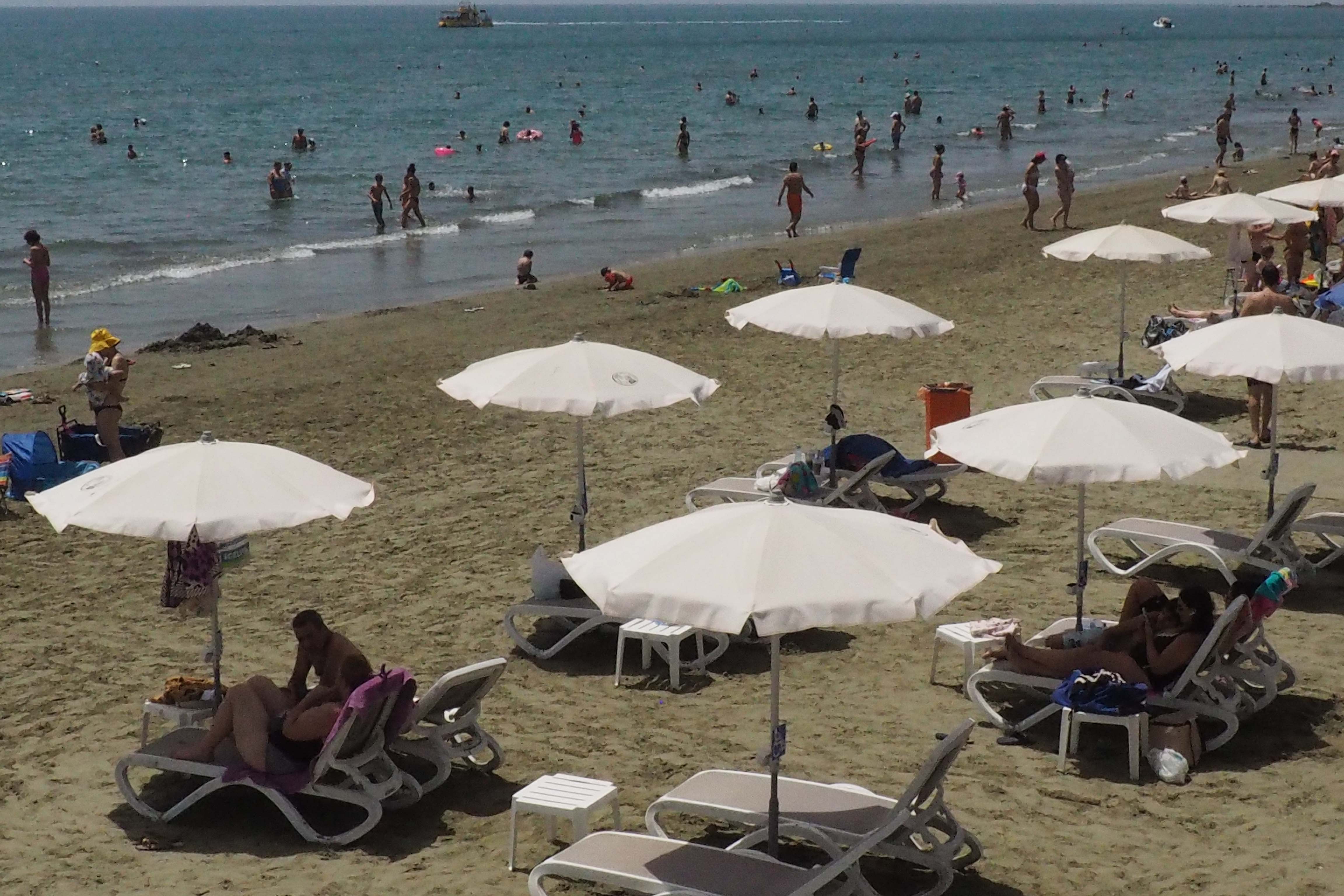 cover Yellow weather warning issued for high temperatures