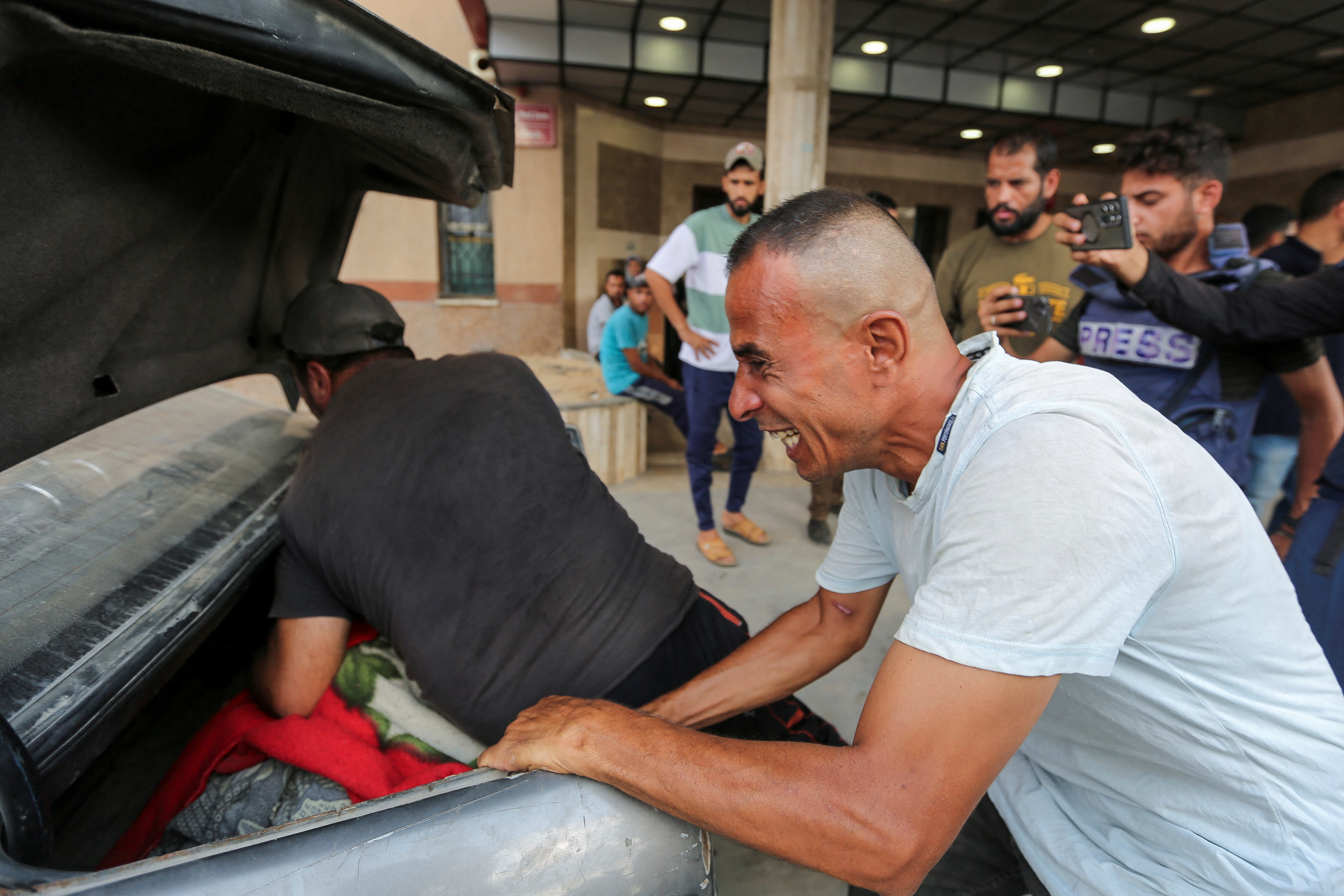 image Israel issues evacuation orders in southern Gaza, kills 16 Palestinians