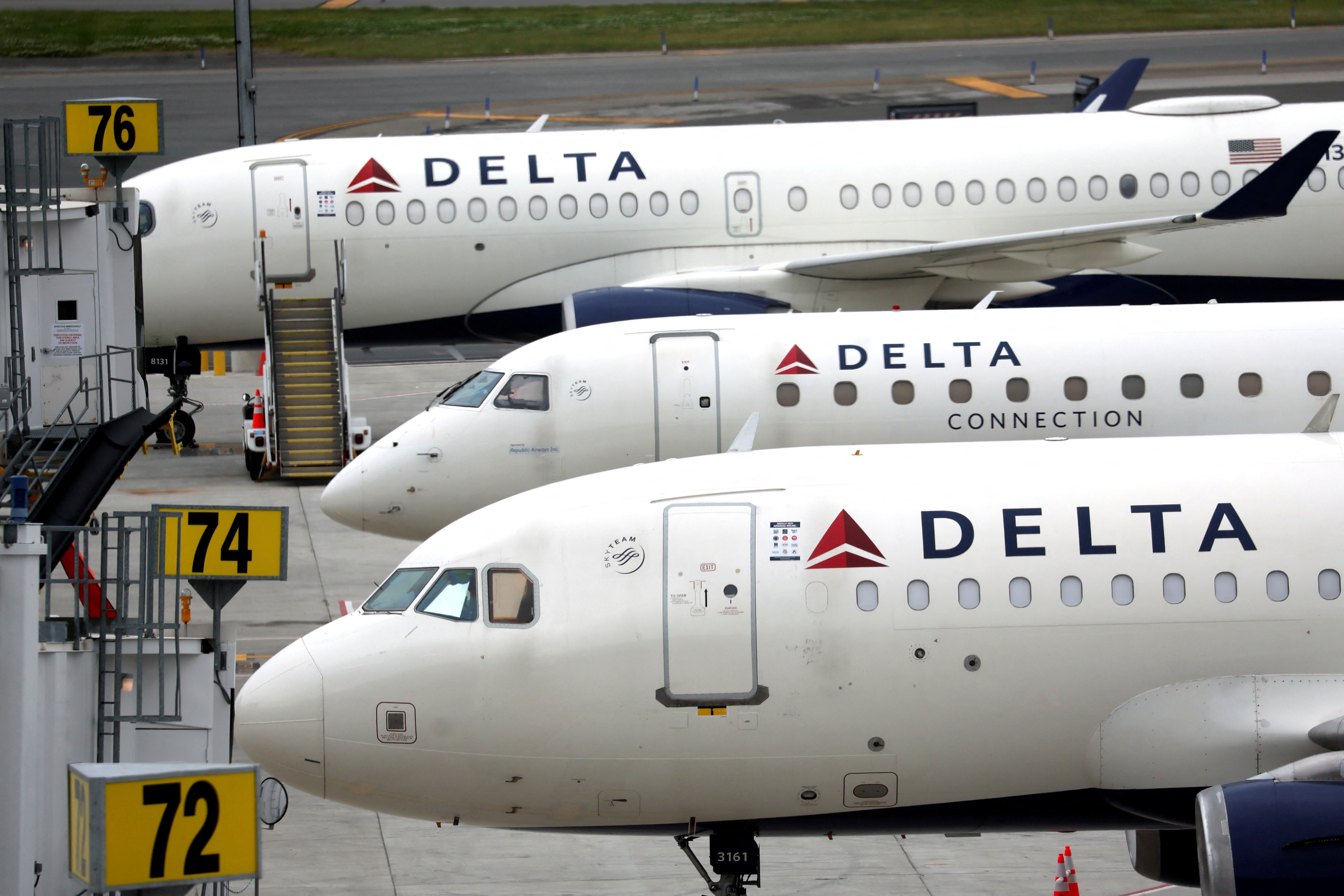 image Airlines avoid some Mideast airspace, cancel Israel flights as tensions mount
