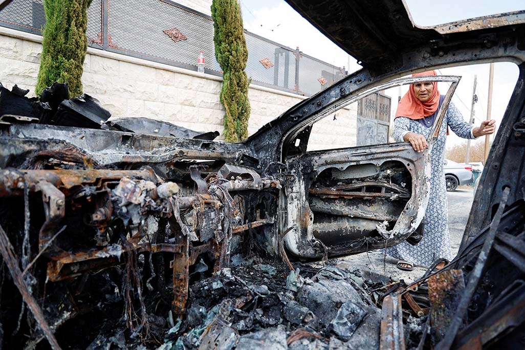 image Israeli settlers attack West Bank village, Palestinian reported killed