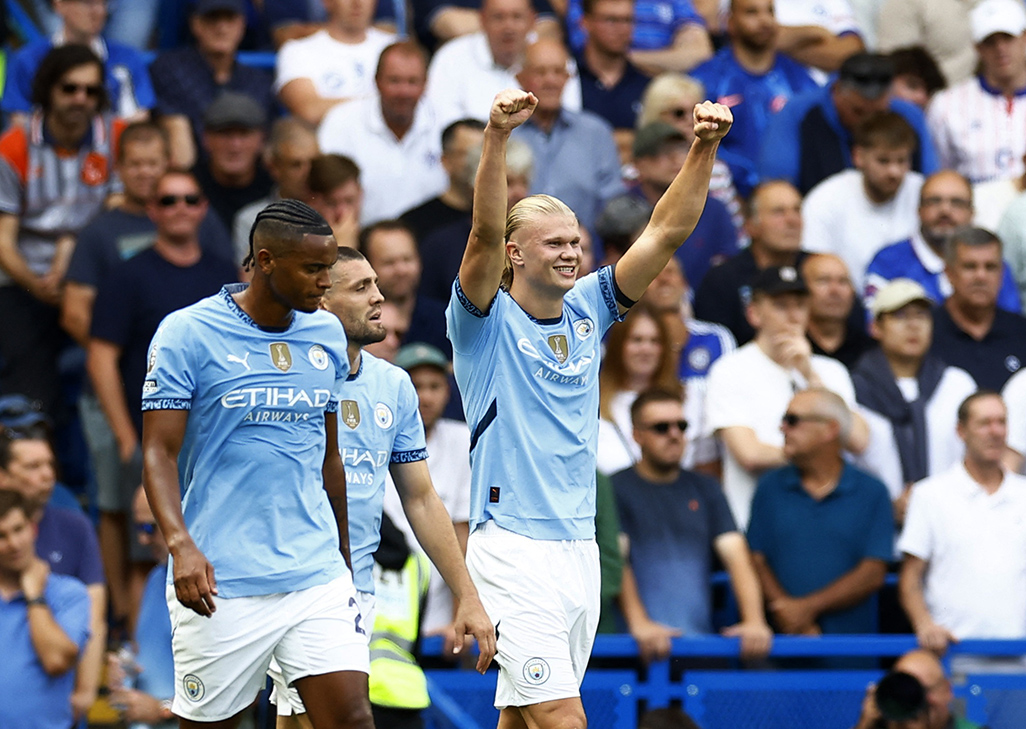 image City start title defence with 2-0 win over Chelsea