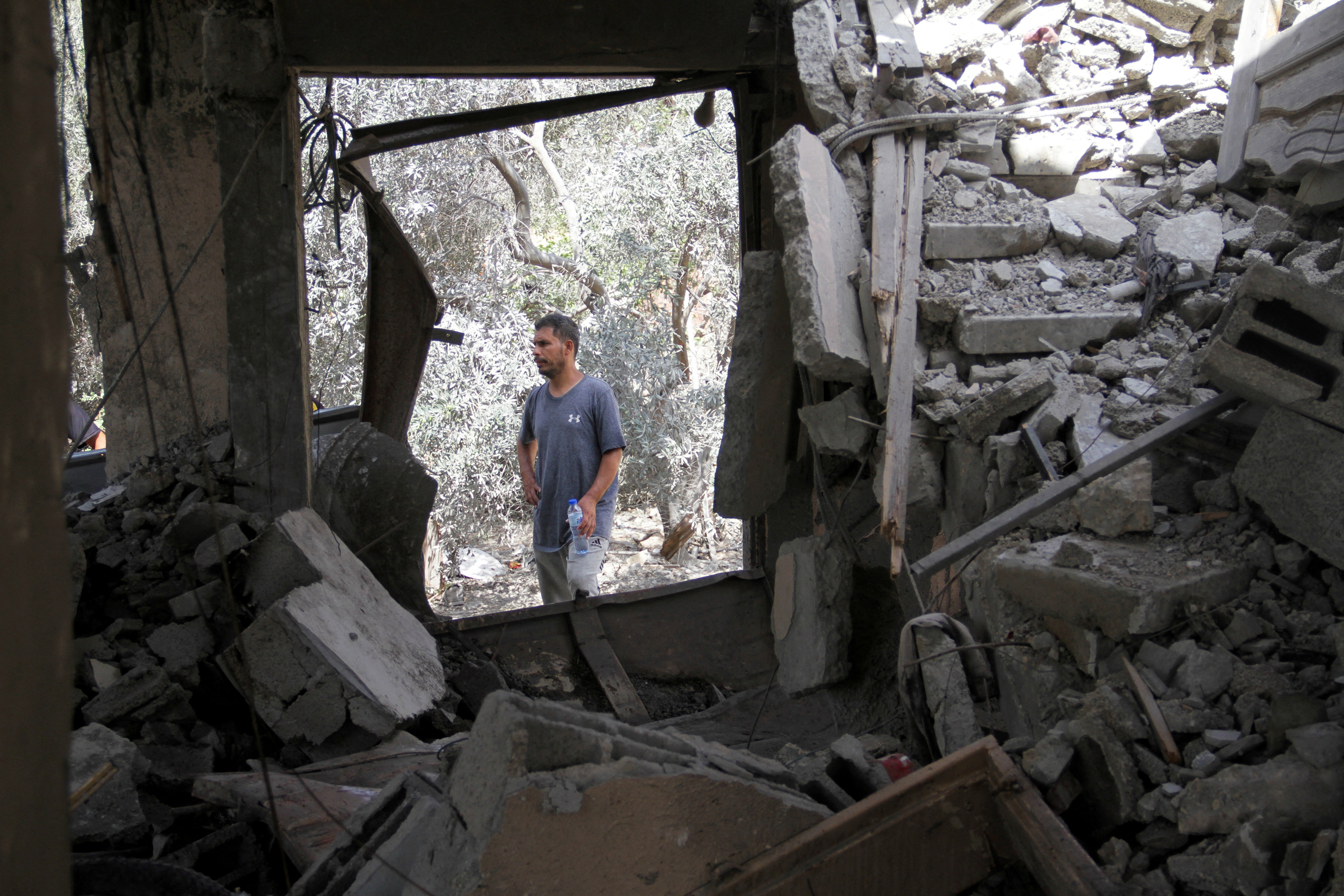 image Israeli demands for troops in Gaza blocking truce deal, sources say