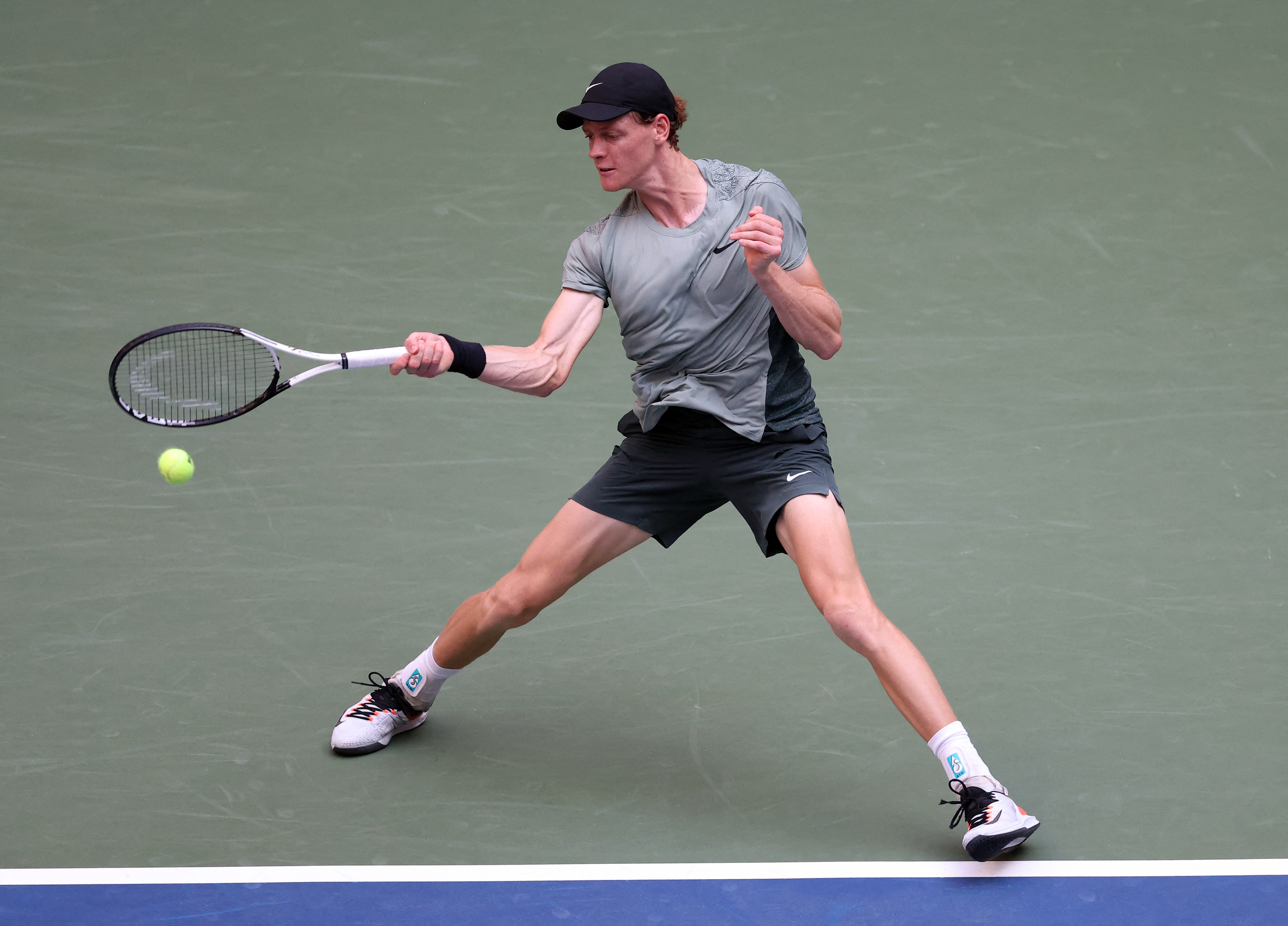 image Sinner, Alcaraz move on after minor blips at U.S. Open