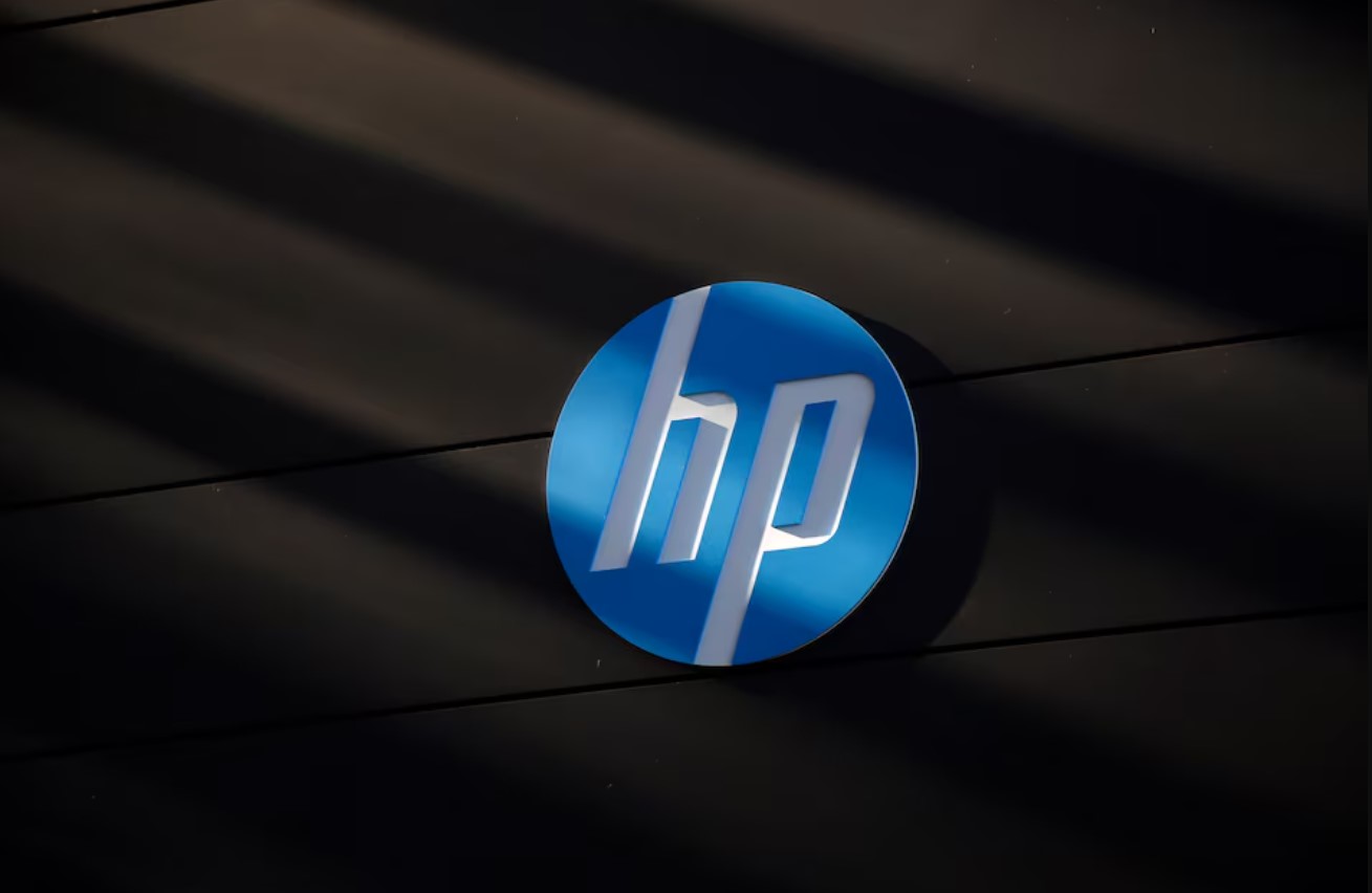 image HP cuts annual profit forecast as tariffs weigh on demand, shares fall