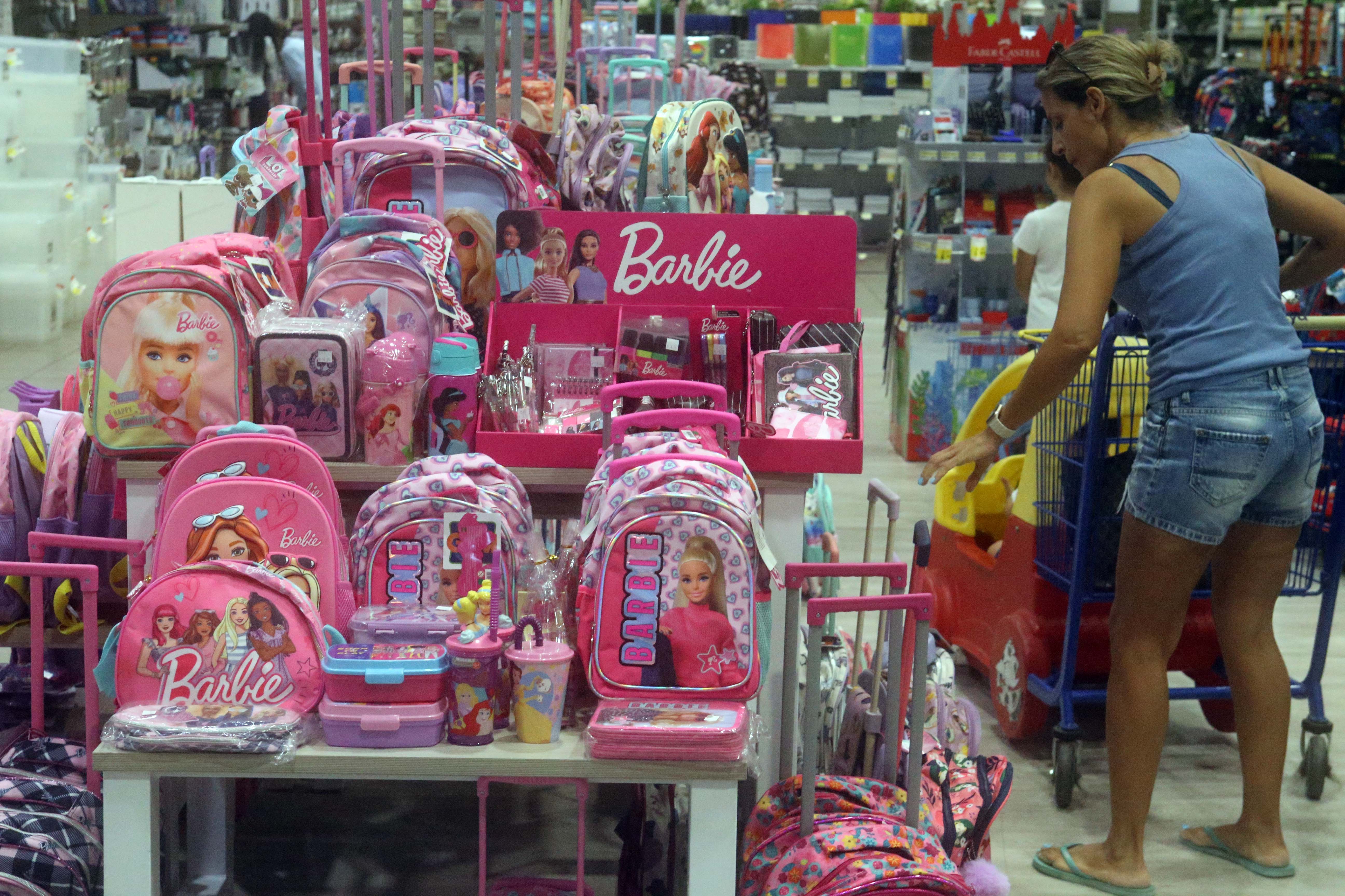 image Parents urged to shop carefully for back-to-school items
