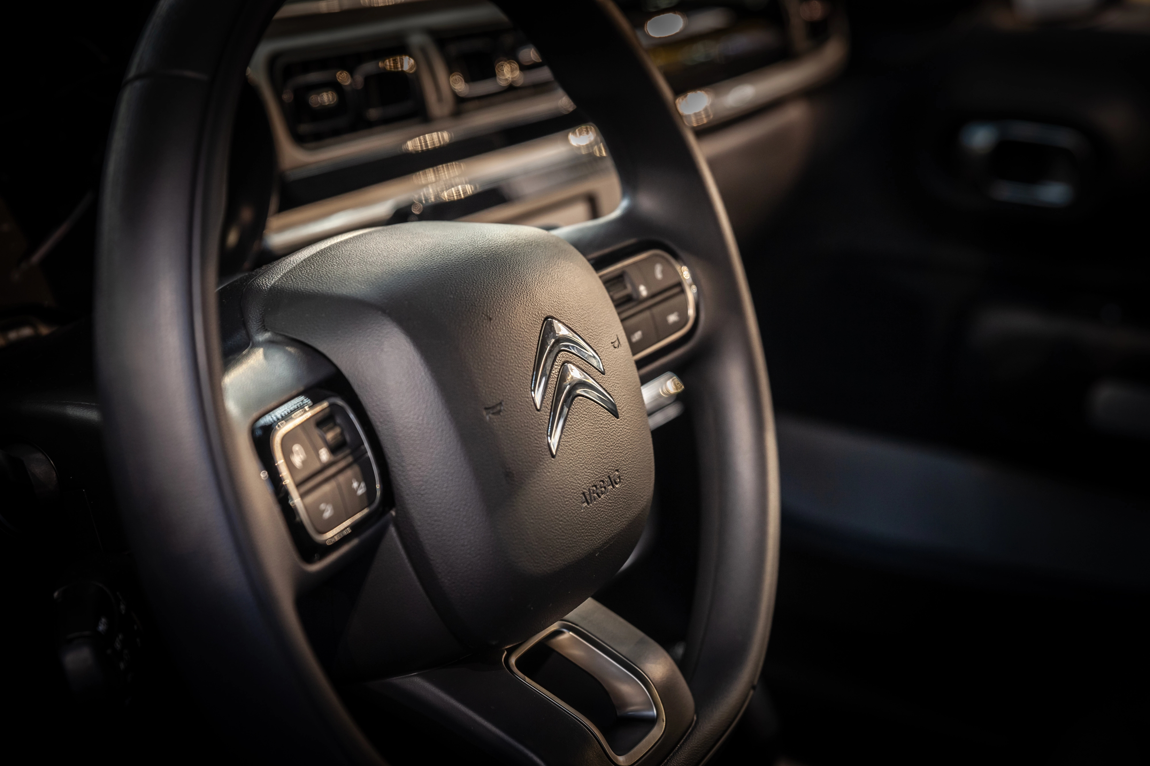 image Drivers risking lives over dud airbag replacements