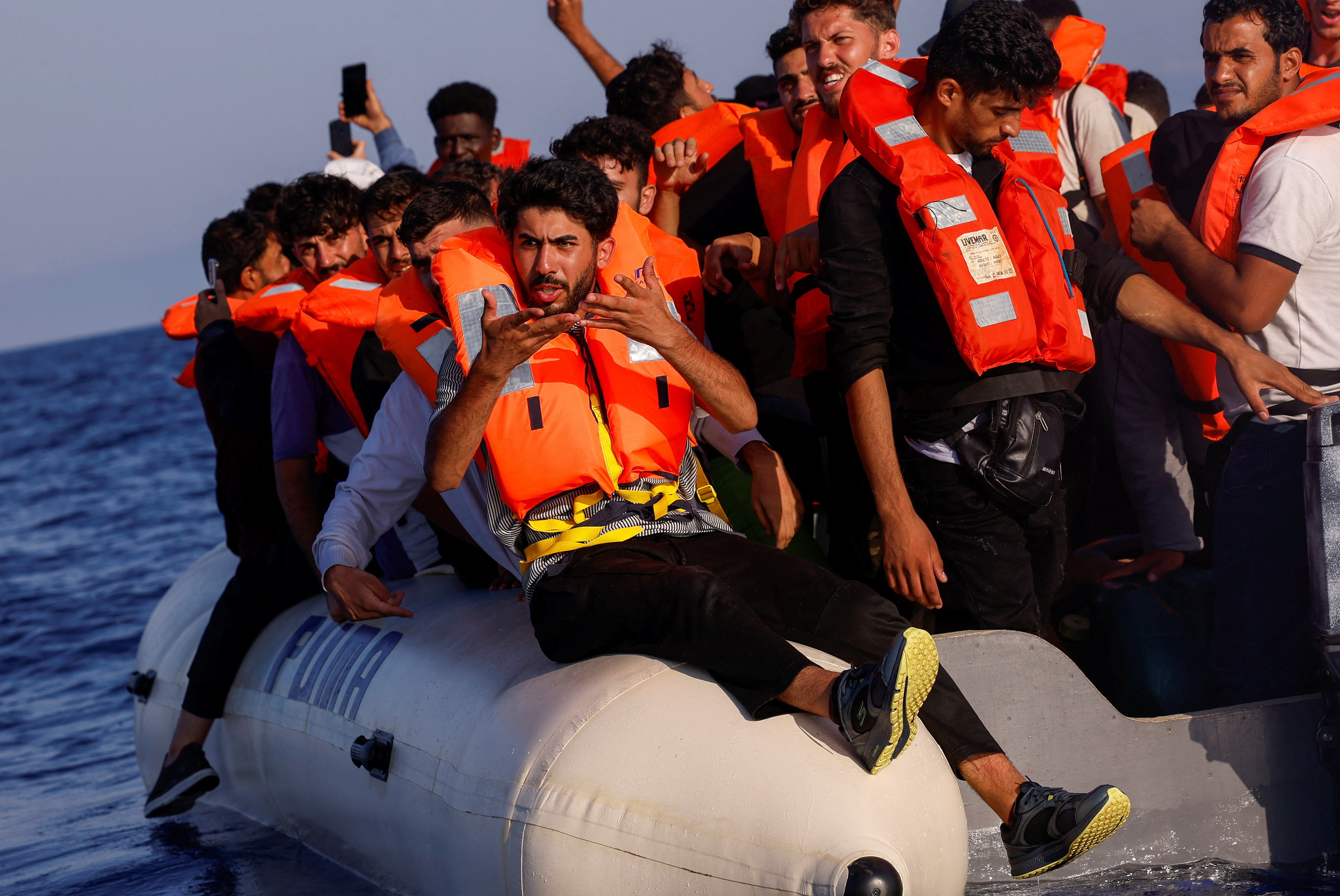 image US to share migrant sponsors&#8217; immigration status with authorities