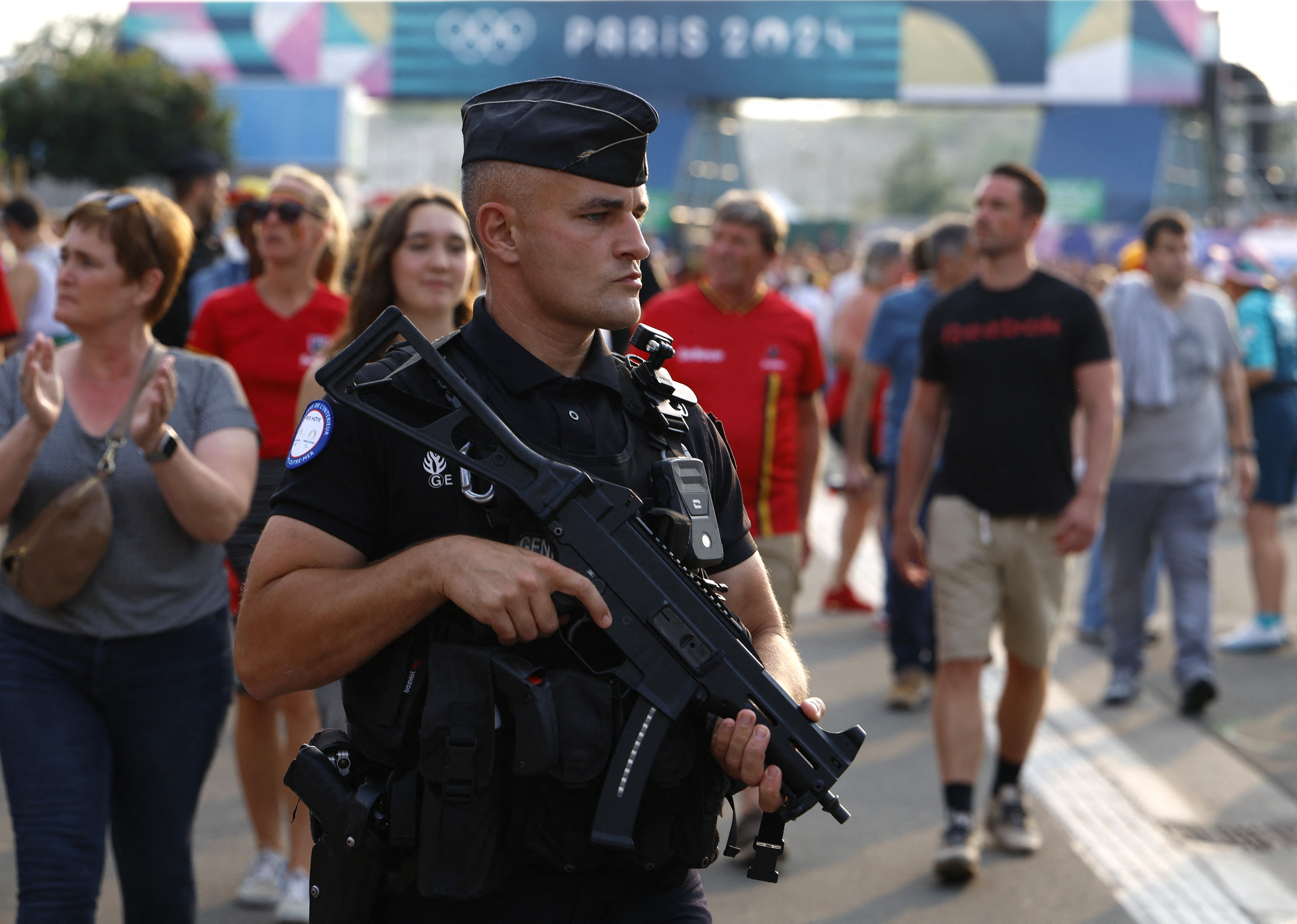 image French police officer hurt in suspected arson attack in front of synagogue