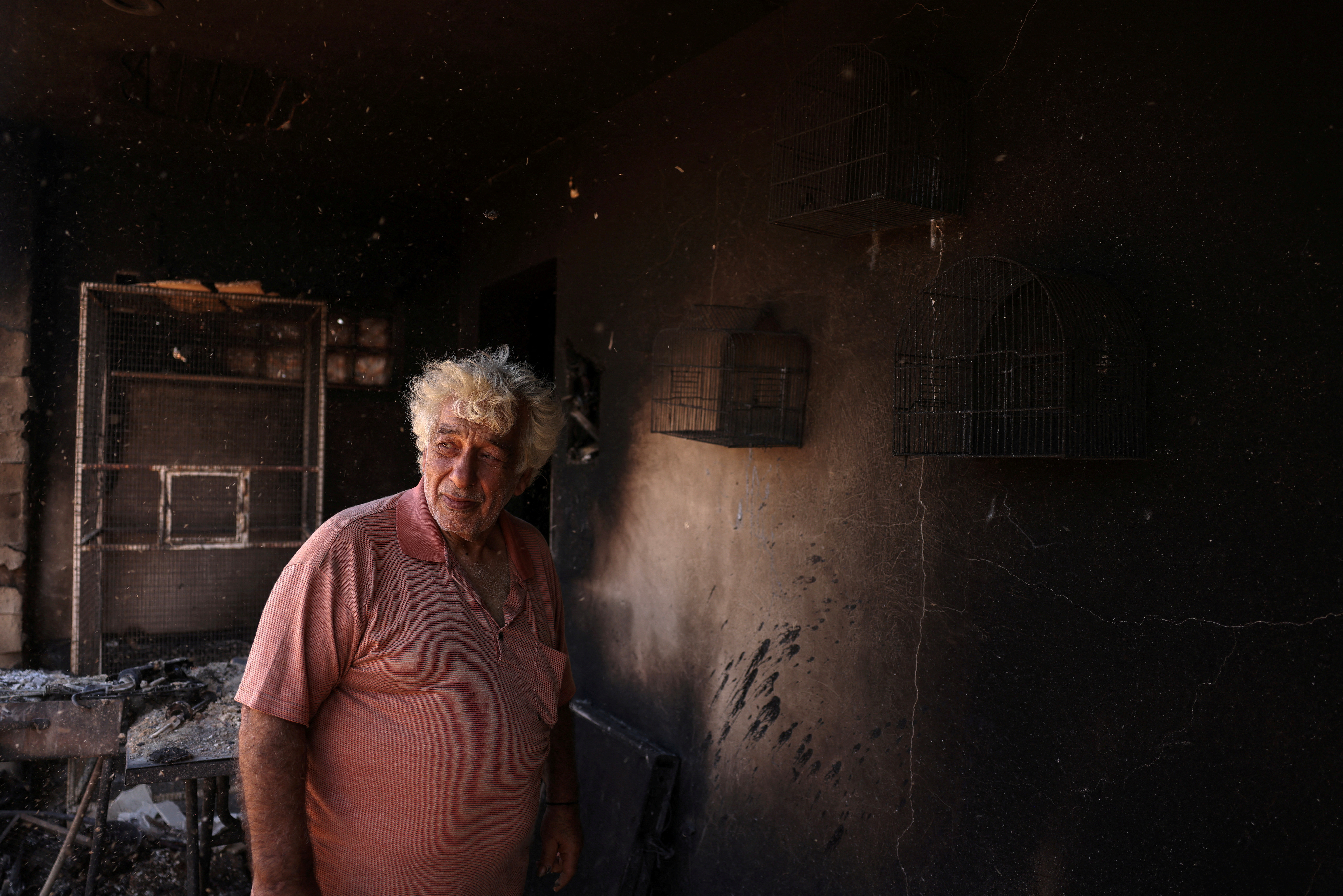 image Greece tackles last of wildfire near Athens, assesses damage