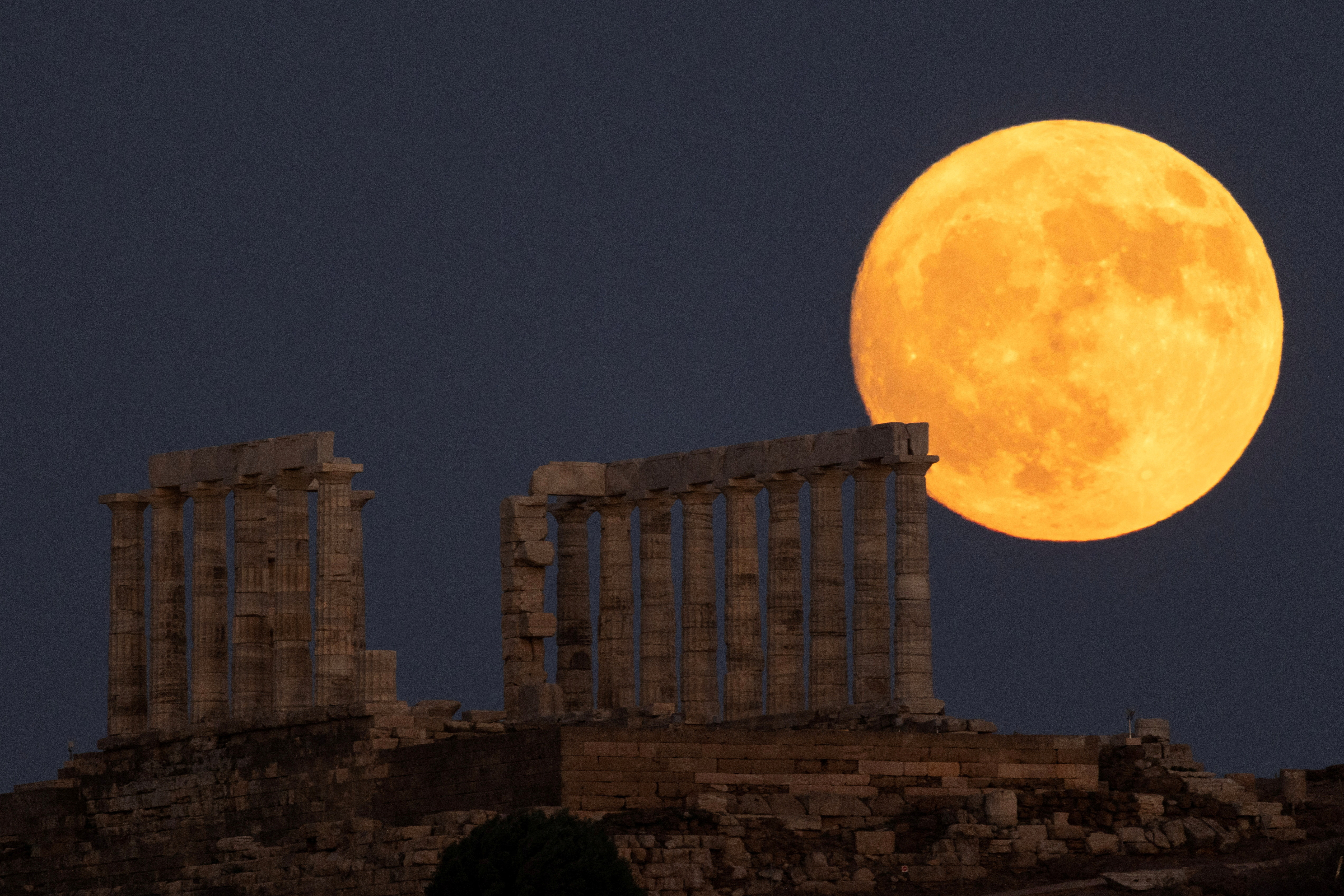 image Cyprus role in returning to the moon