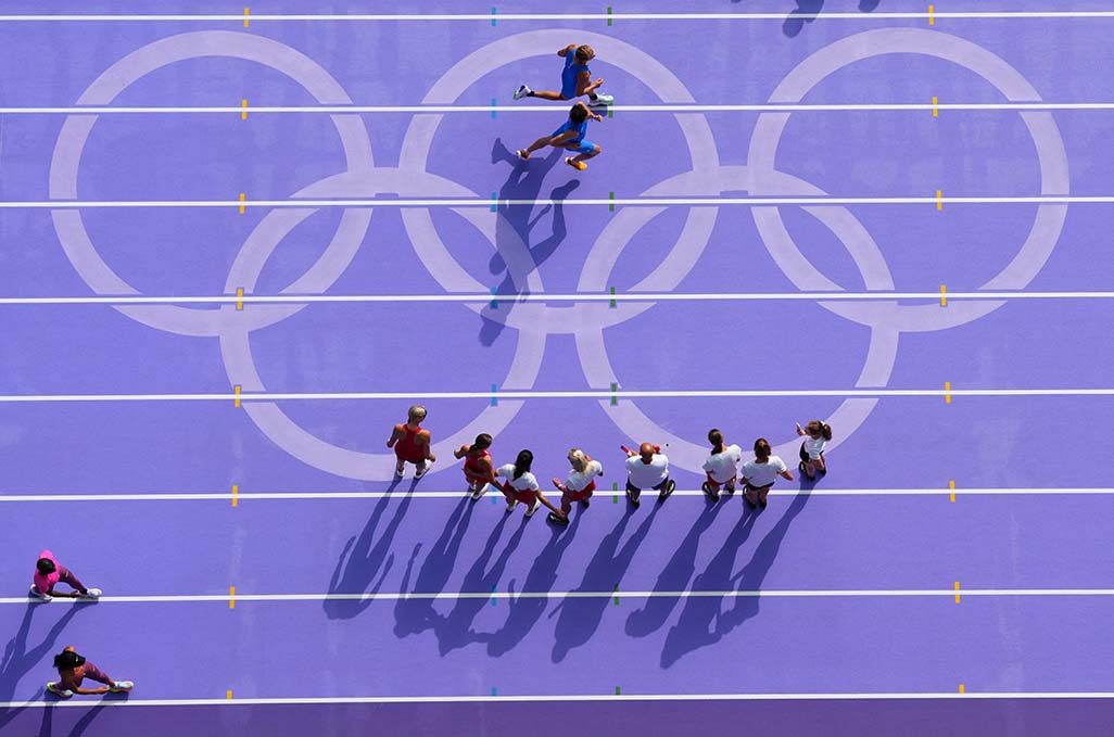 image Pretty purple track proves popular in Paris