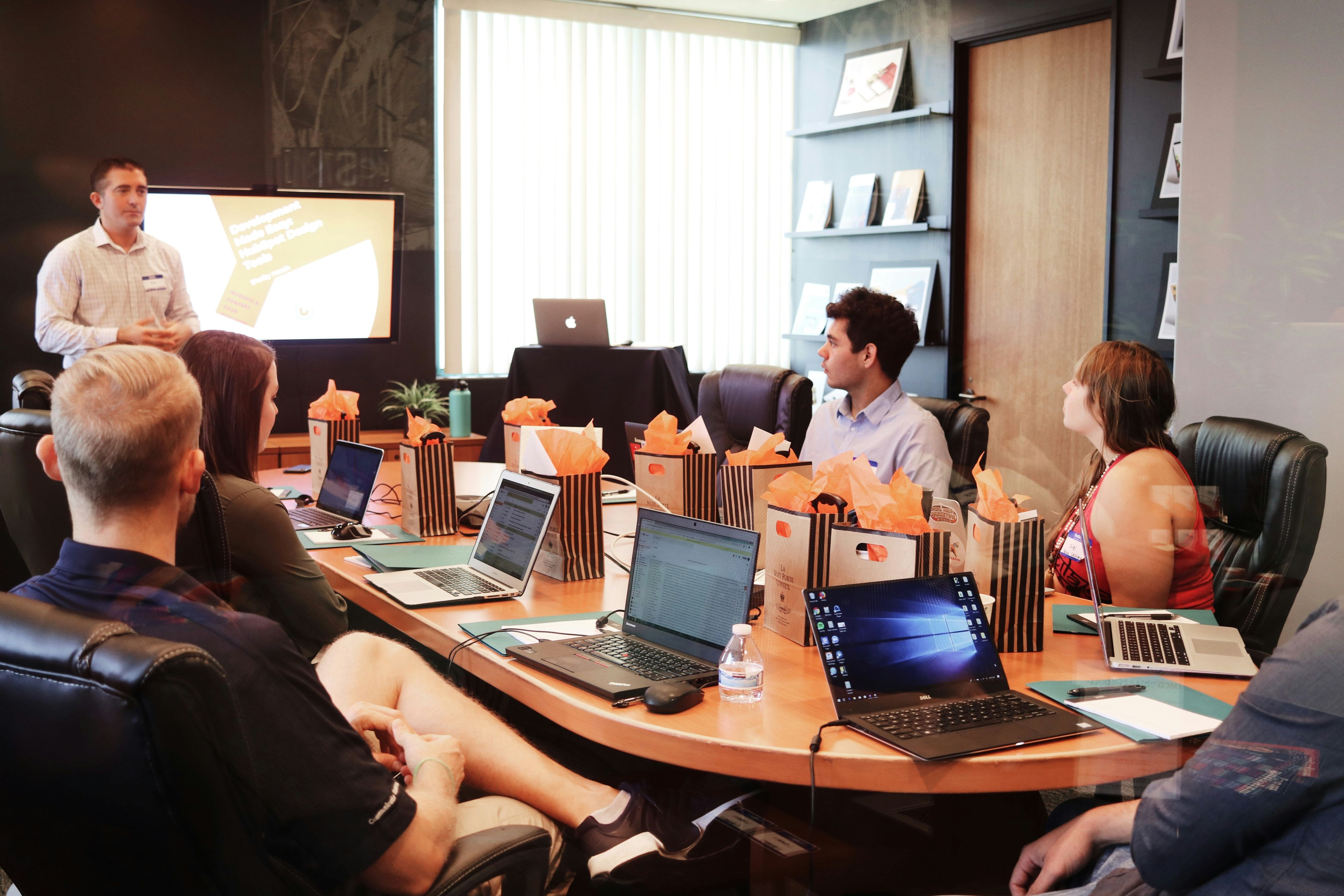 image Outsourcing Services: A smart solution for business expansion and innovation