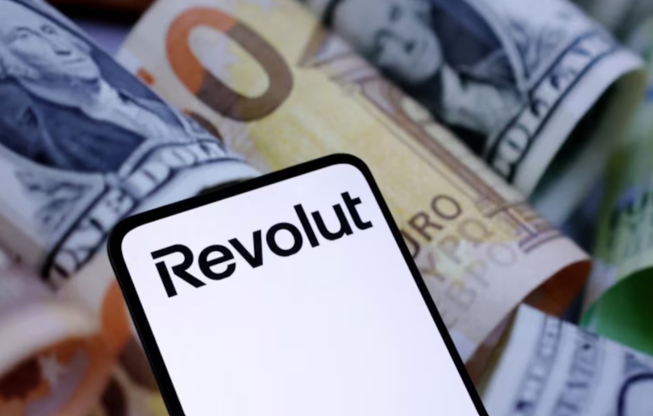 image Police caution over scammers posing as Revolut representatives