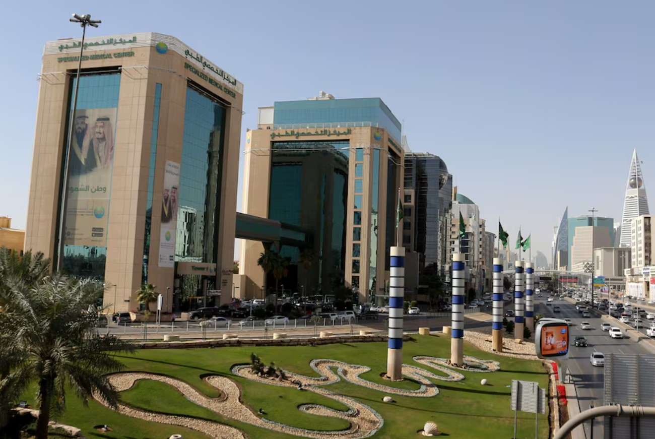 image Saudi non-oil activity growth eases in July