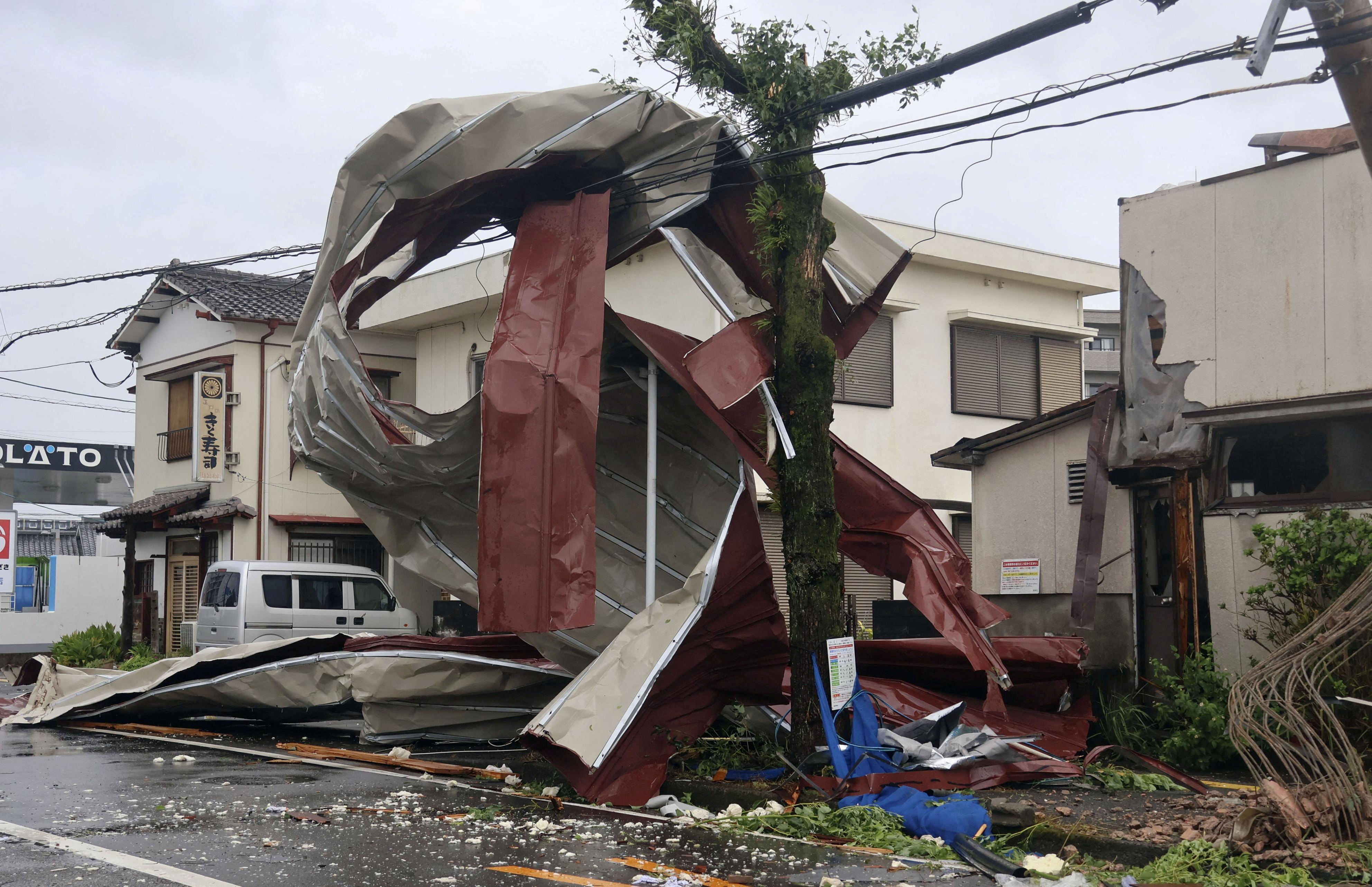 image Millions told to evacuate as typhoon pummels Japan, three people killed so far