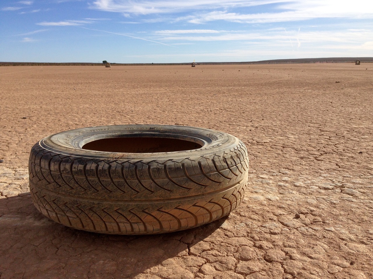 image Tyre shop owner loses €13k after buying non-existent tyres on internet