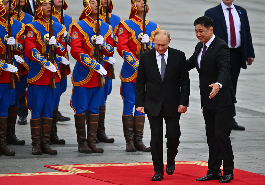 image Putin gets lavish welcome in Mongolia despite ICC warrant
