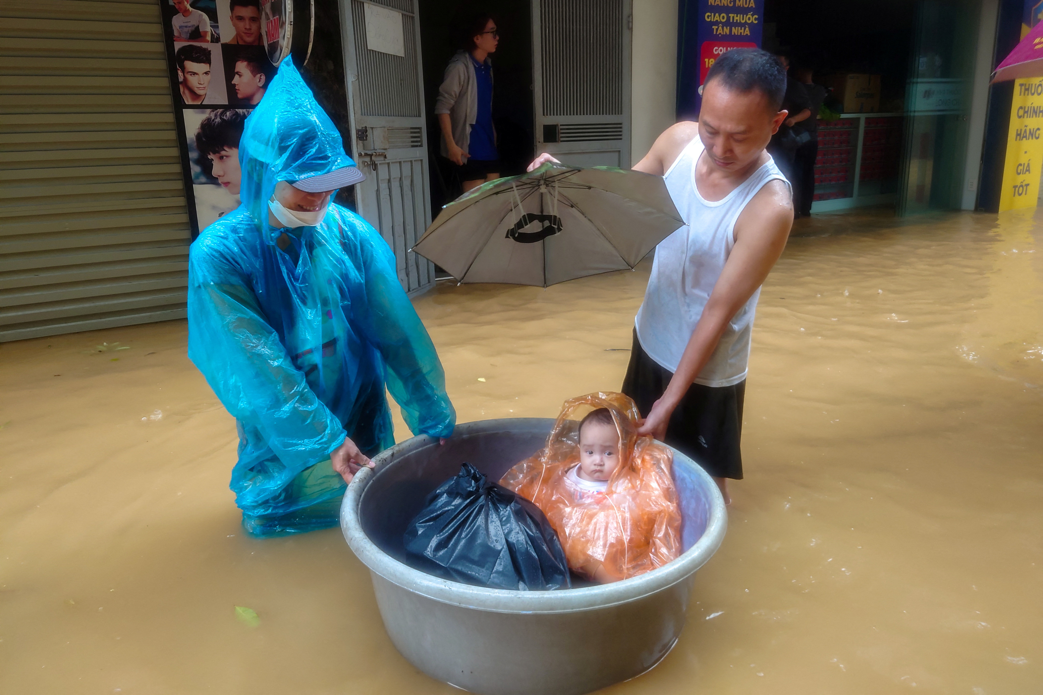 image Parts of Hanoi remain flooded as landslides hit northern Vietnam