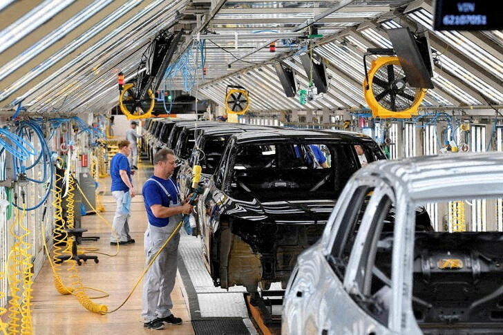 image Germany considering ways to support VW, economy minister says