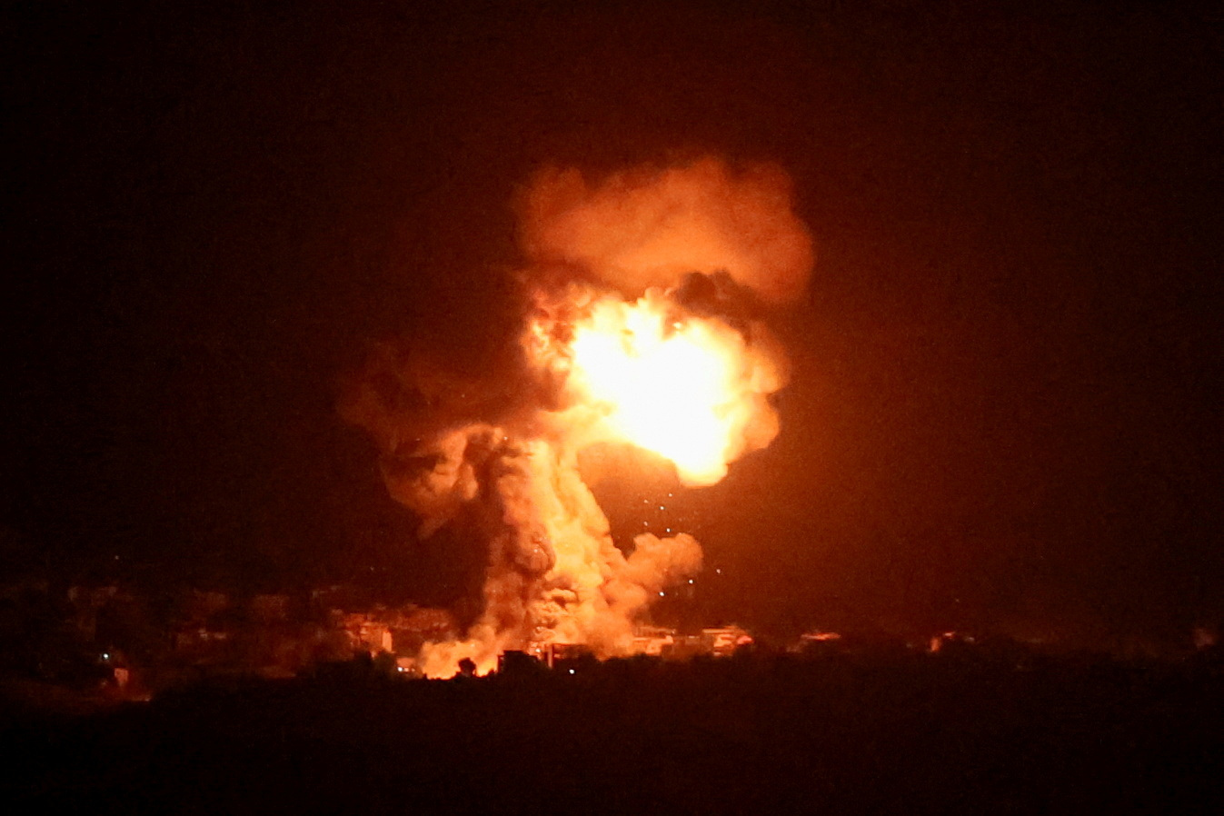 image Hezbollah&#8217;s tunnels and flexible command weather Israel&#8217;s deadly blows