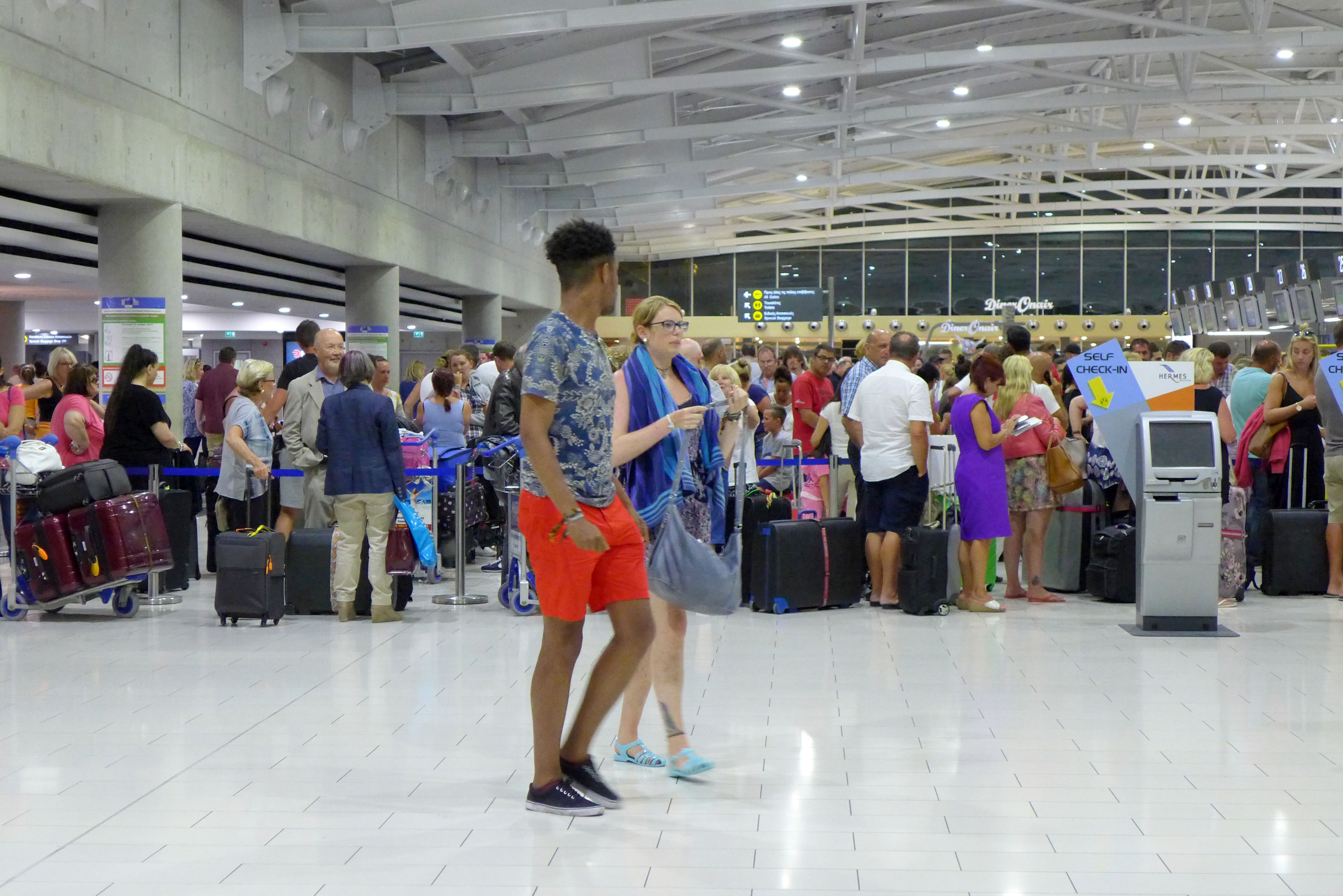 image Larnaca Airport faces complaints over long queues