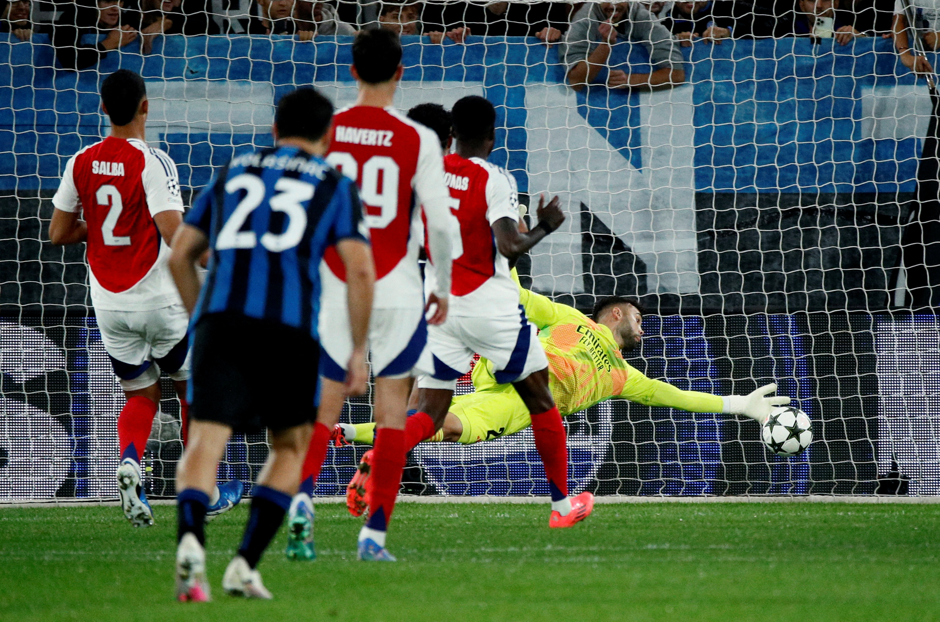 image Raya wonder save earns Arsenal a point at Atalanta, ten-man Barcelona lose 2-1 to Monaco