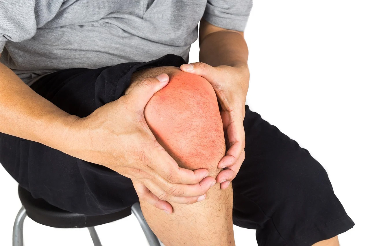 image Man sues after doctors operate on wrong knee