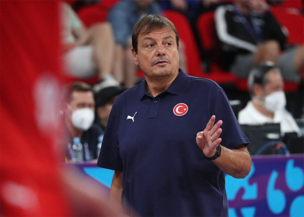 image Fierce Fenerbahce-Galatasaray rivalry spills over onto basketball court