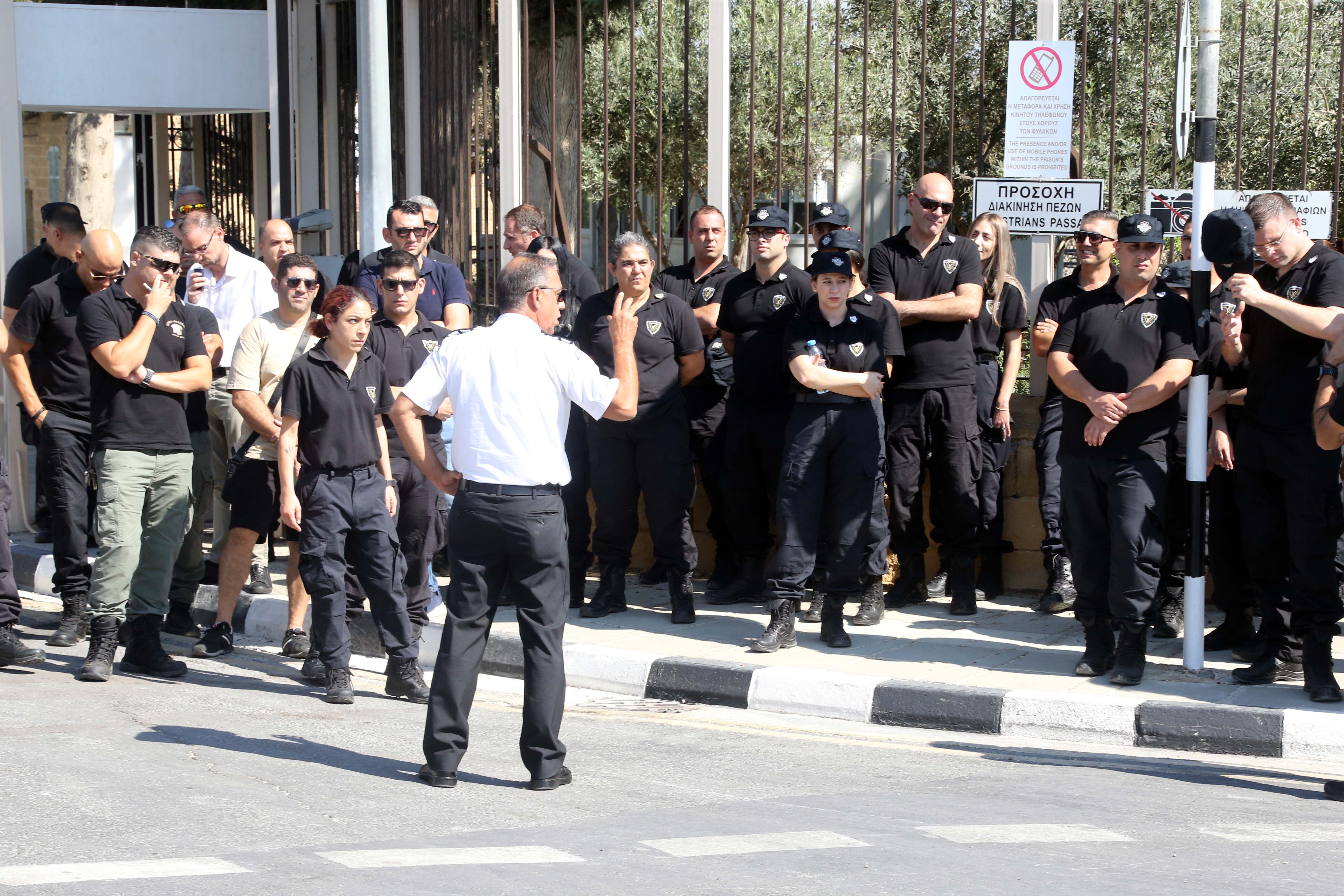 image Prison guards protest sacking of their chief